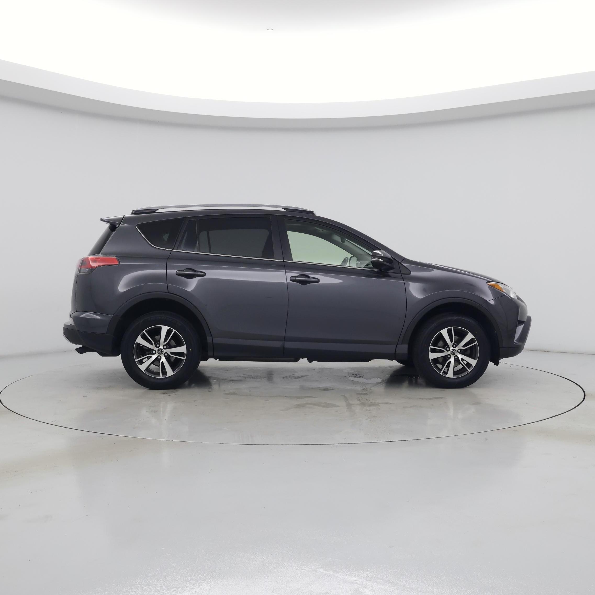 Thumbnail: 2018 Toyota RAV4 - 7