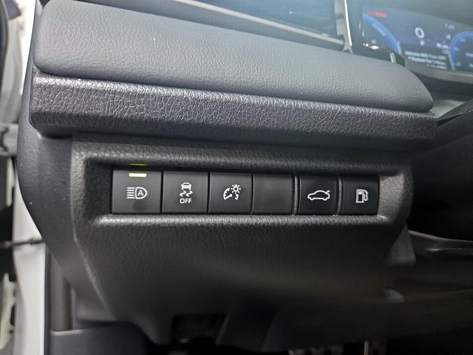 2025 Toyota Camry XSE - Photo 14