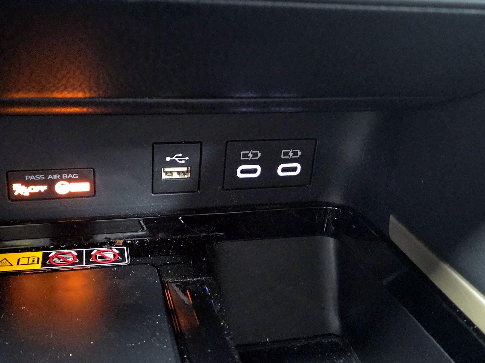 2025 Toyota Camry XSE - Photo 19