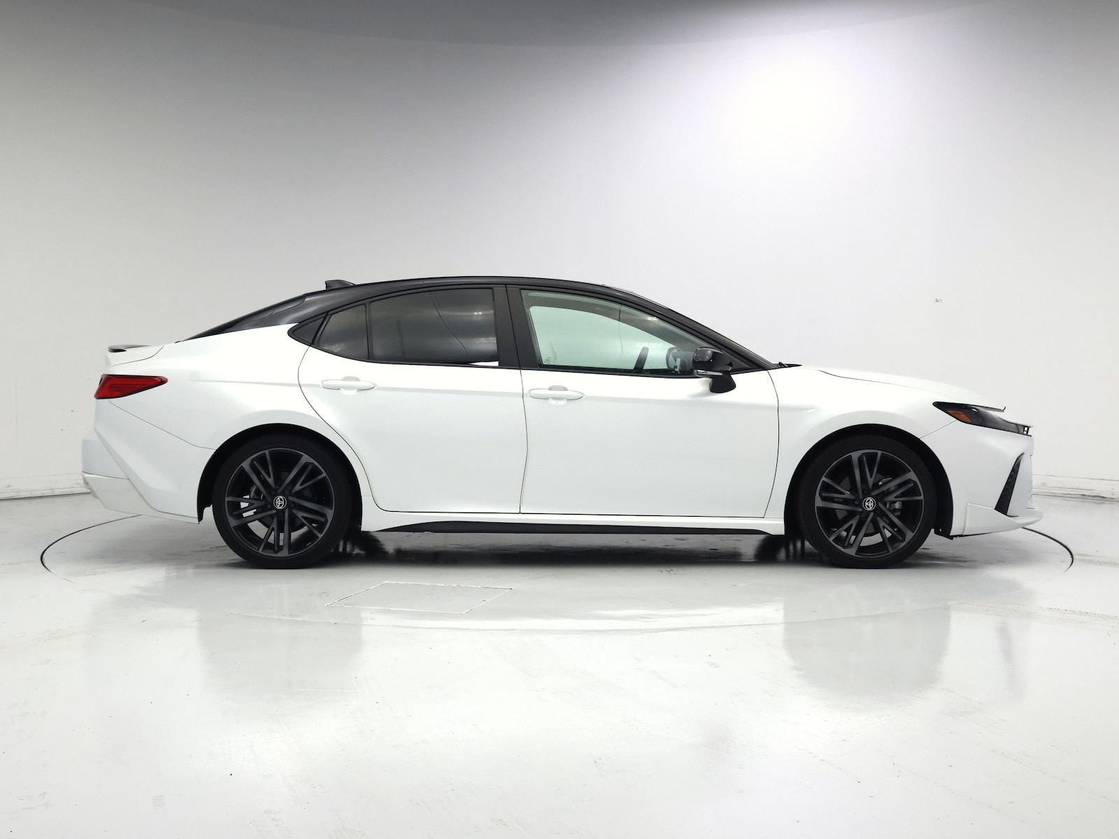 2025 Toyota Camry XSE - Photo 8