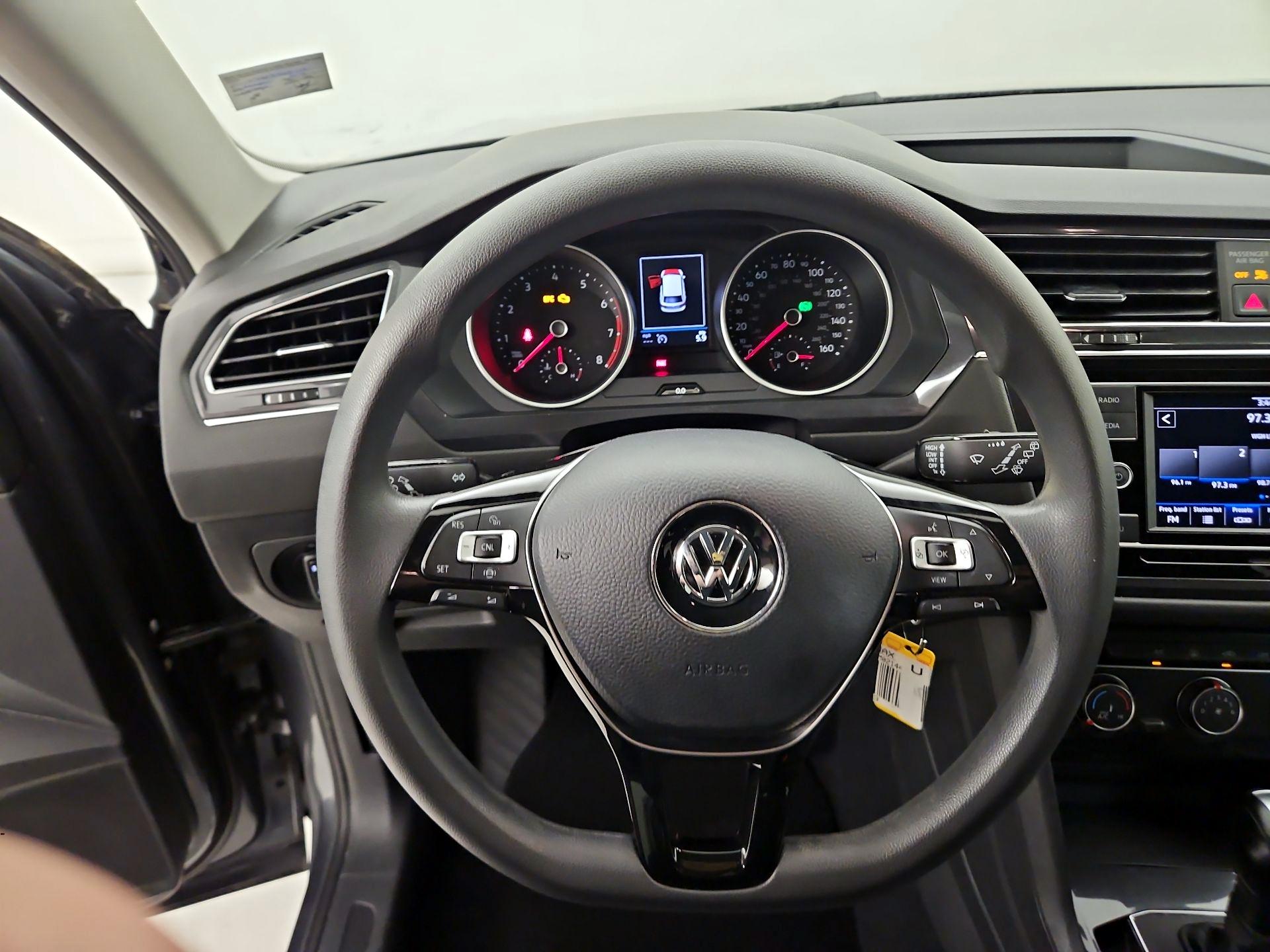 Thumbnail: 2021 Volkswagen Tiguan - 10