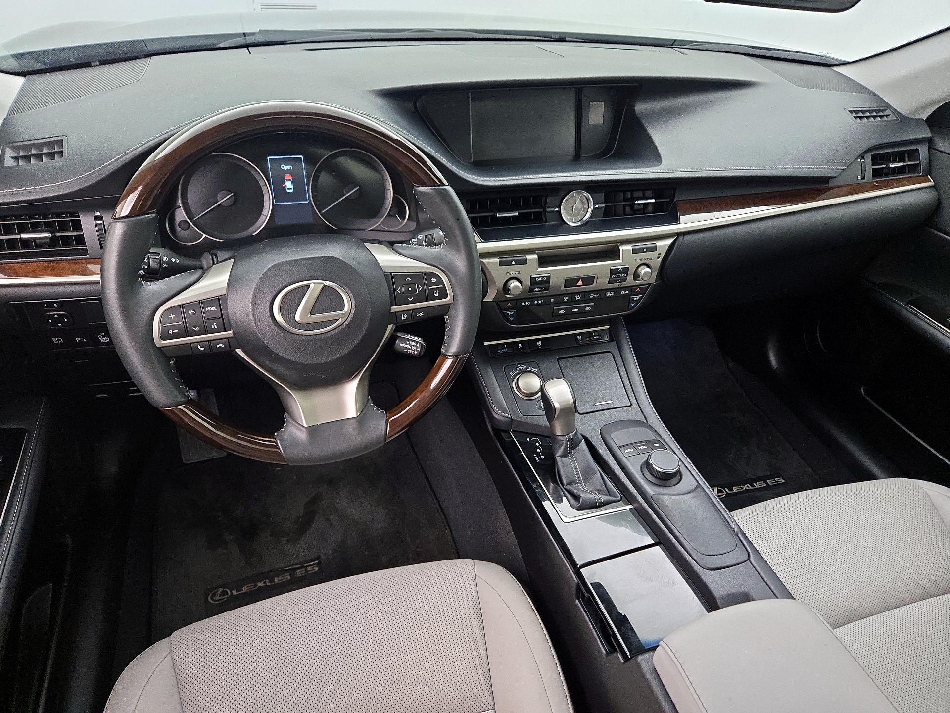 Thumbnail: 2017 Lexus ES - 9