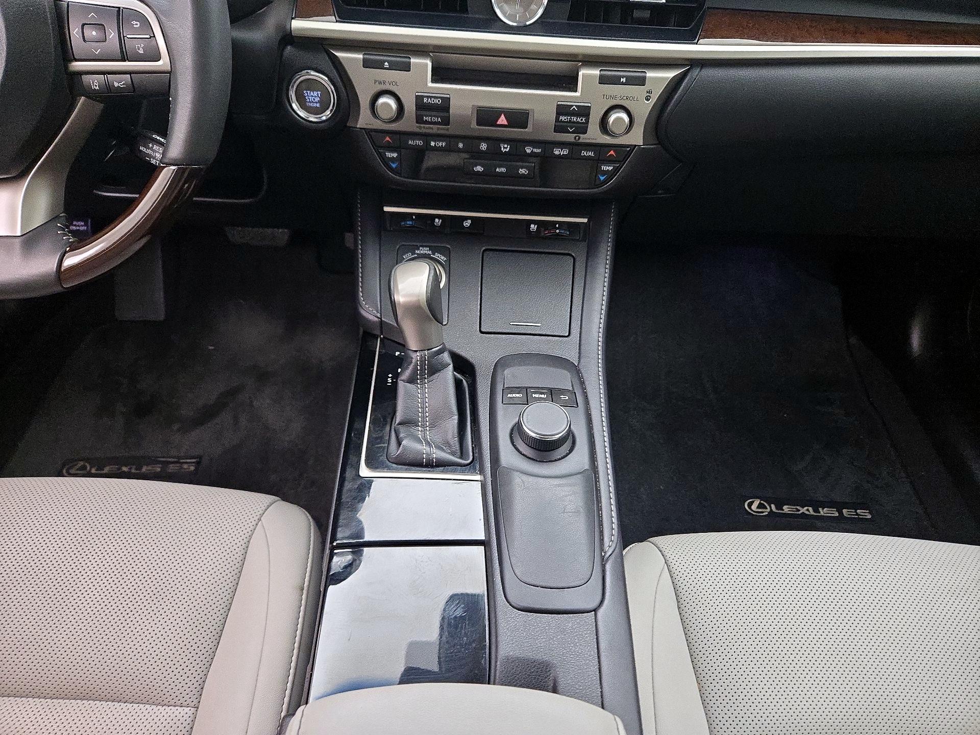 Thumbnail: 2017 Lexus ES - 17