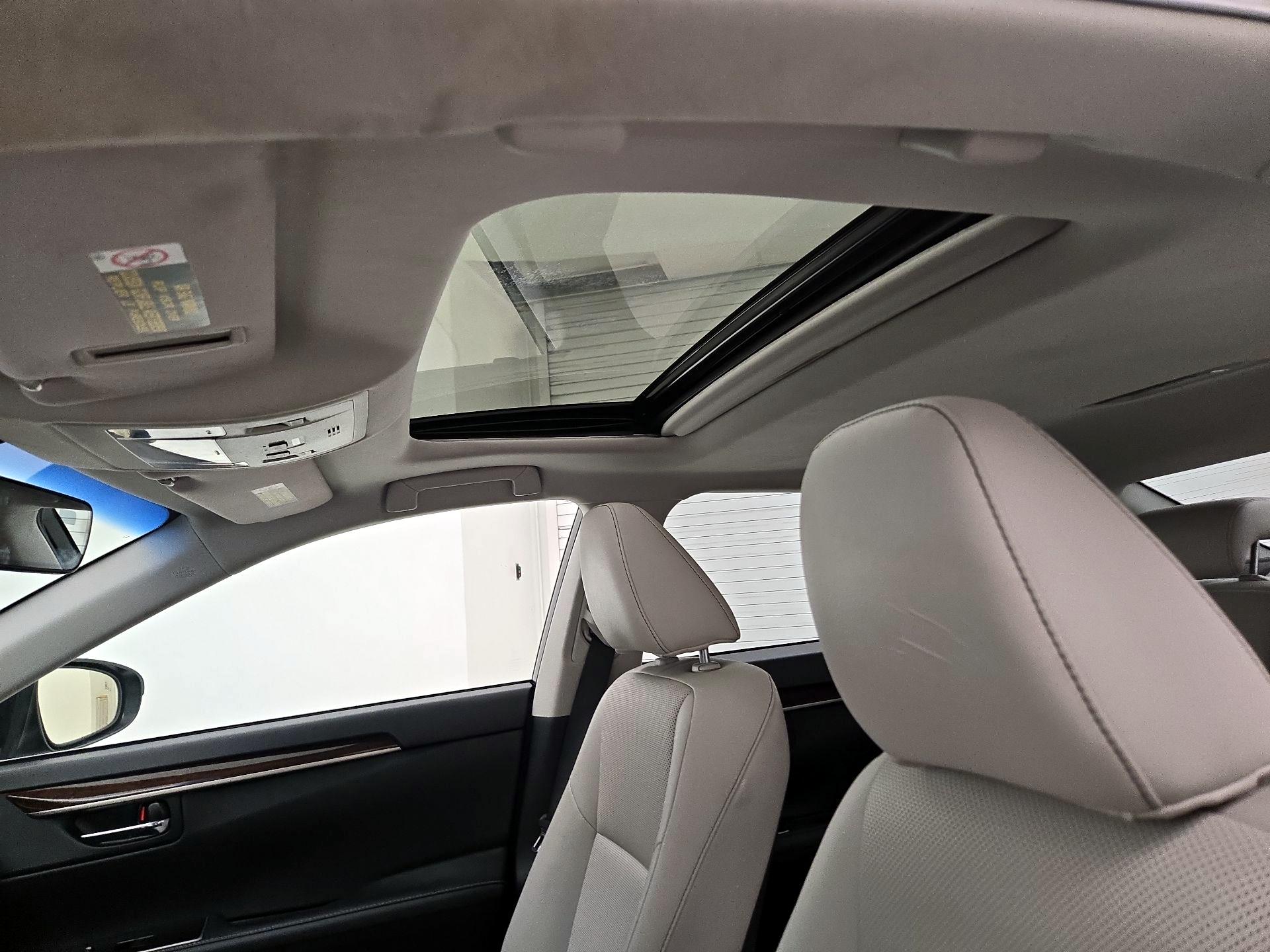 Thumbnail: 2017 Lexus ES - 19