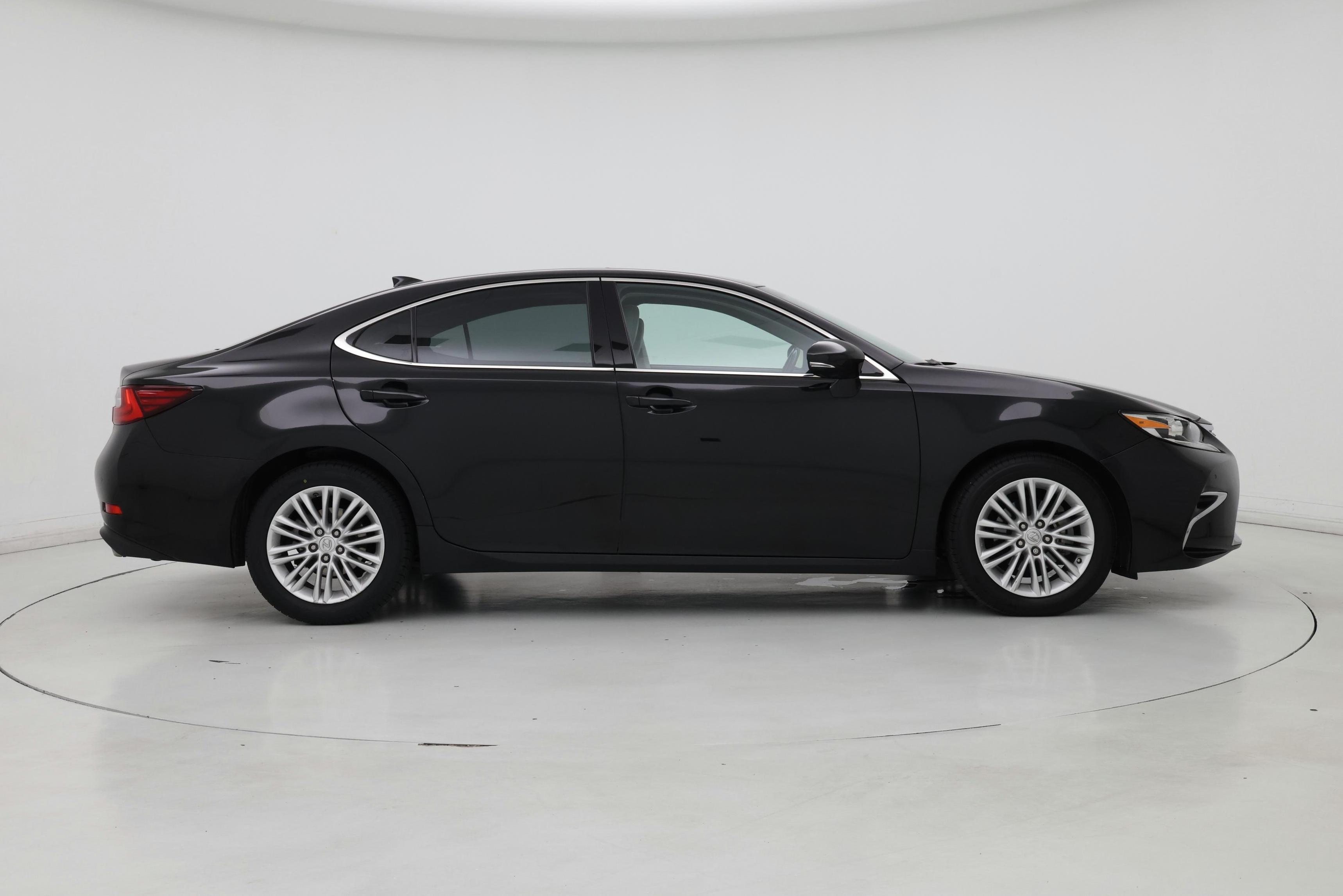 Thumbnail: 2017 Lexus ES - 7