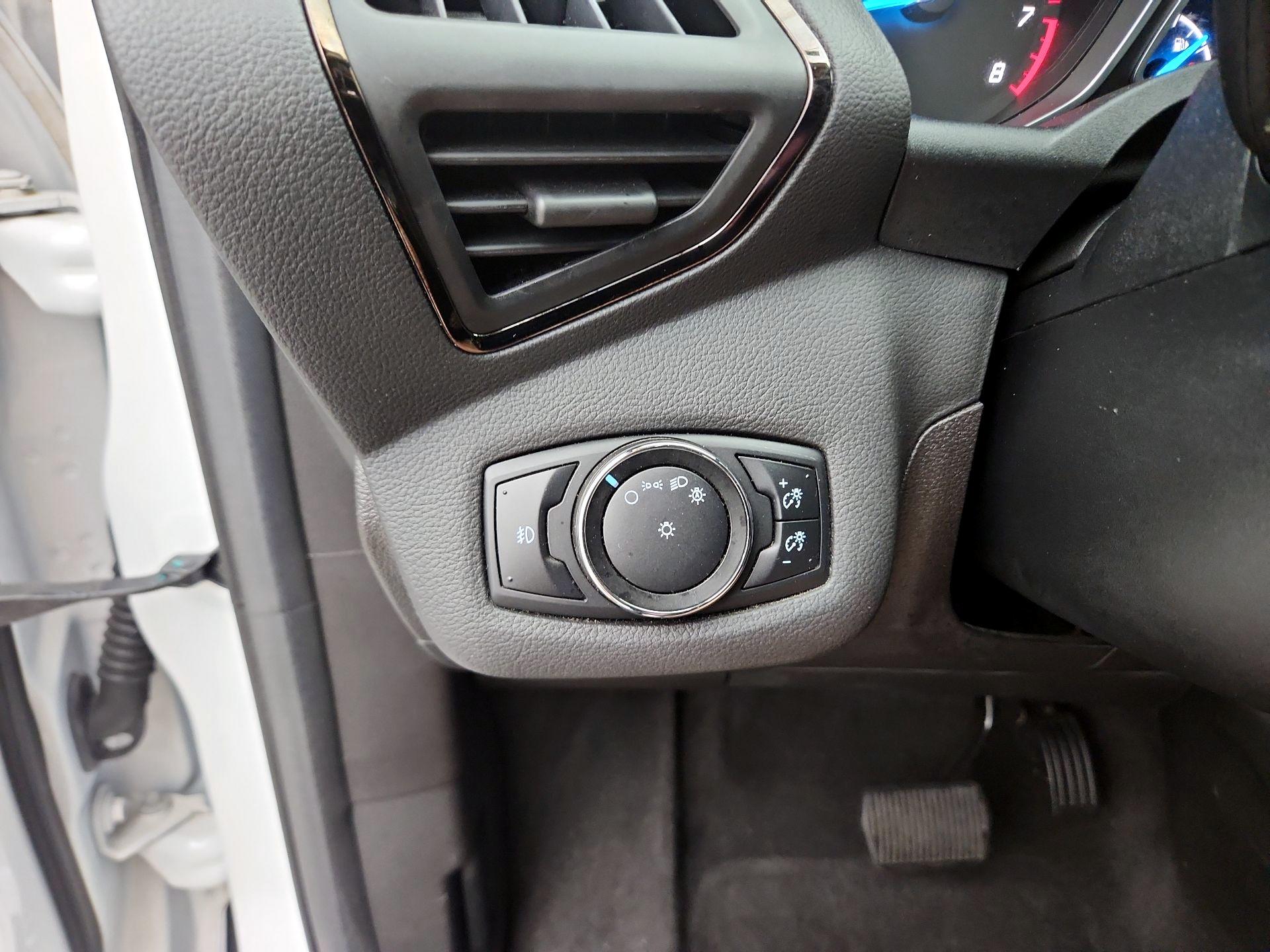 Thumbnail: 2014 Ford Escape - 13