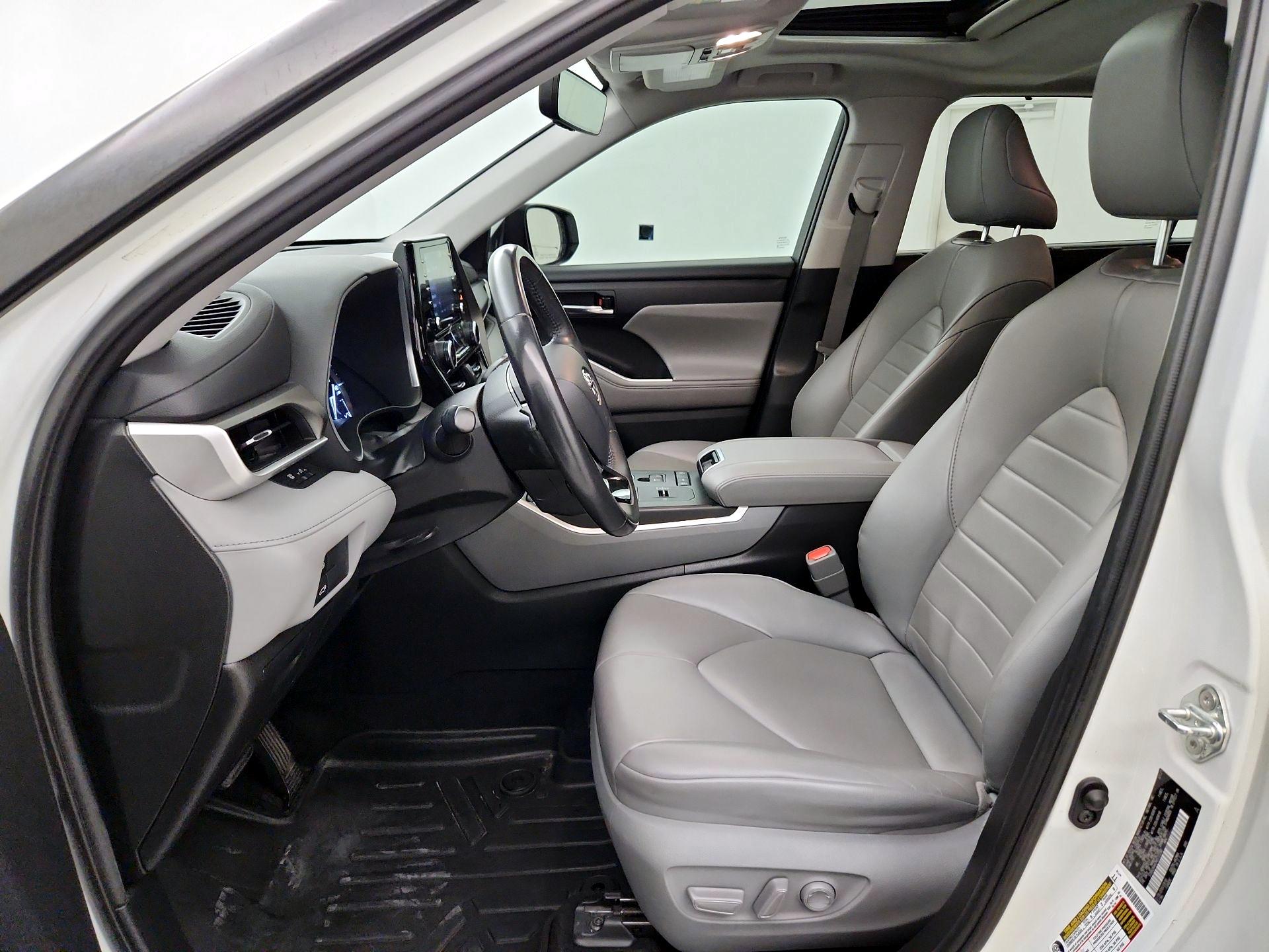 Thumbnail: 2021 Toyota Highlander - 11