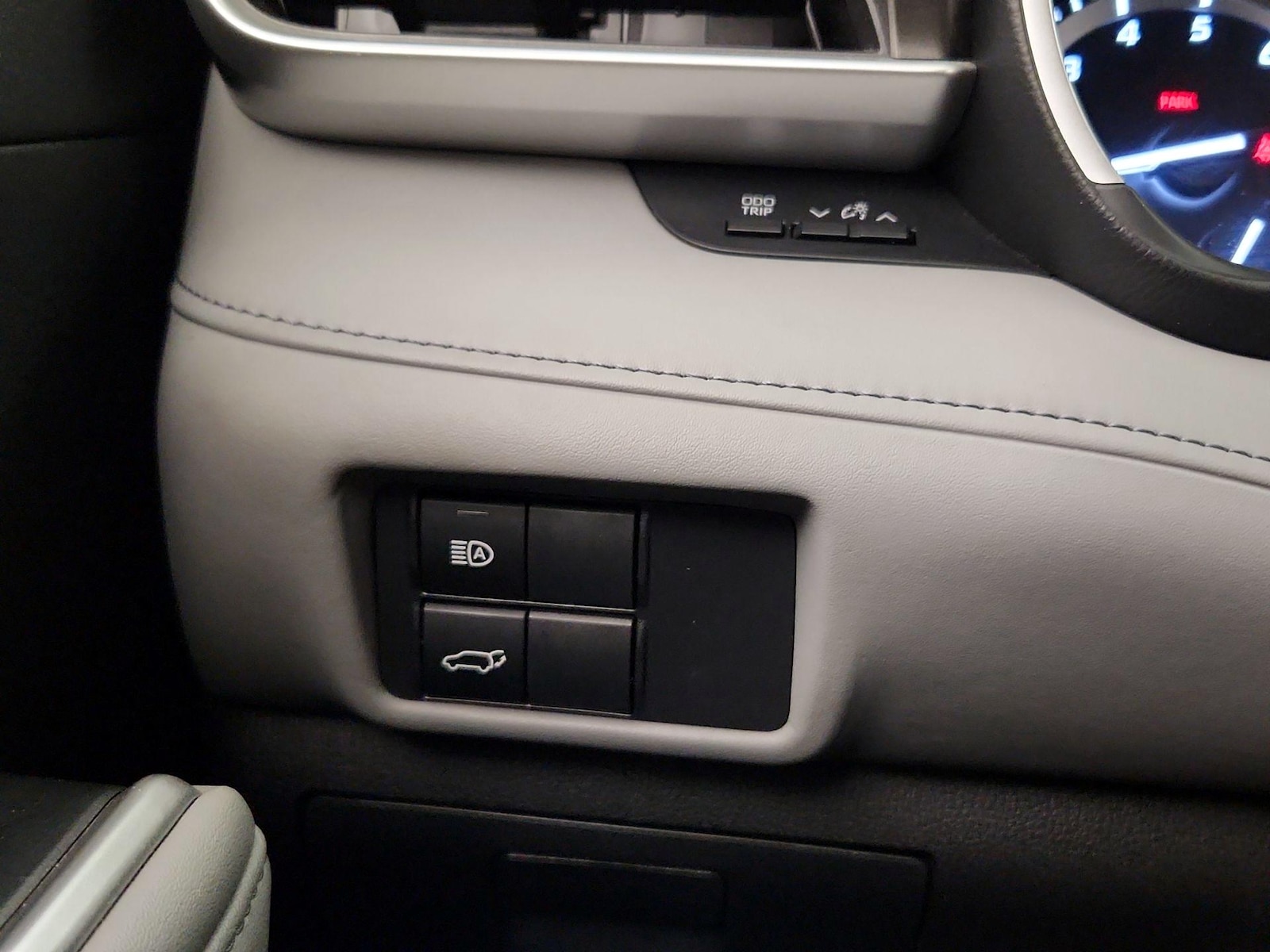 2021 Toyota Highlander XLE - Photo 14