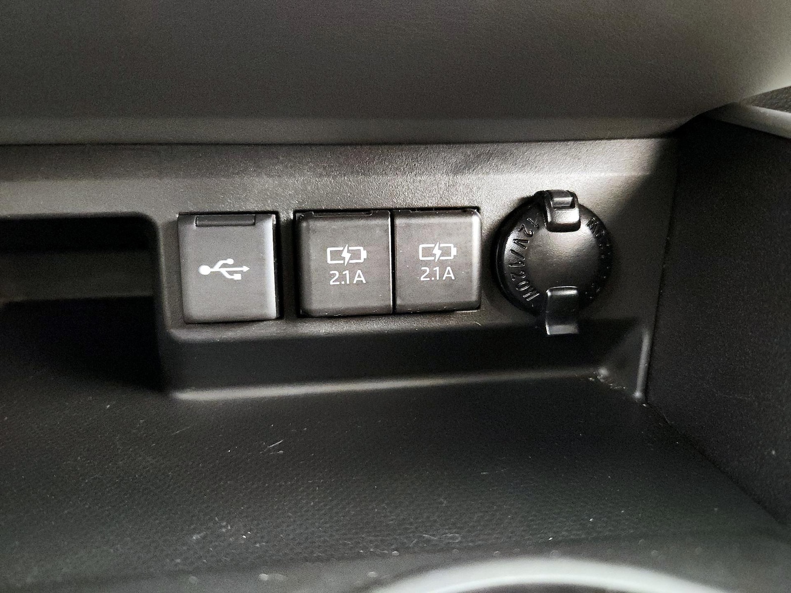 2021 Toyota Highlander XLE - Photo 19