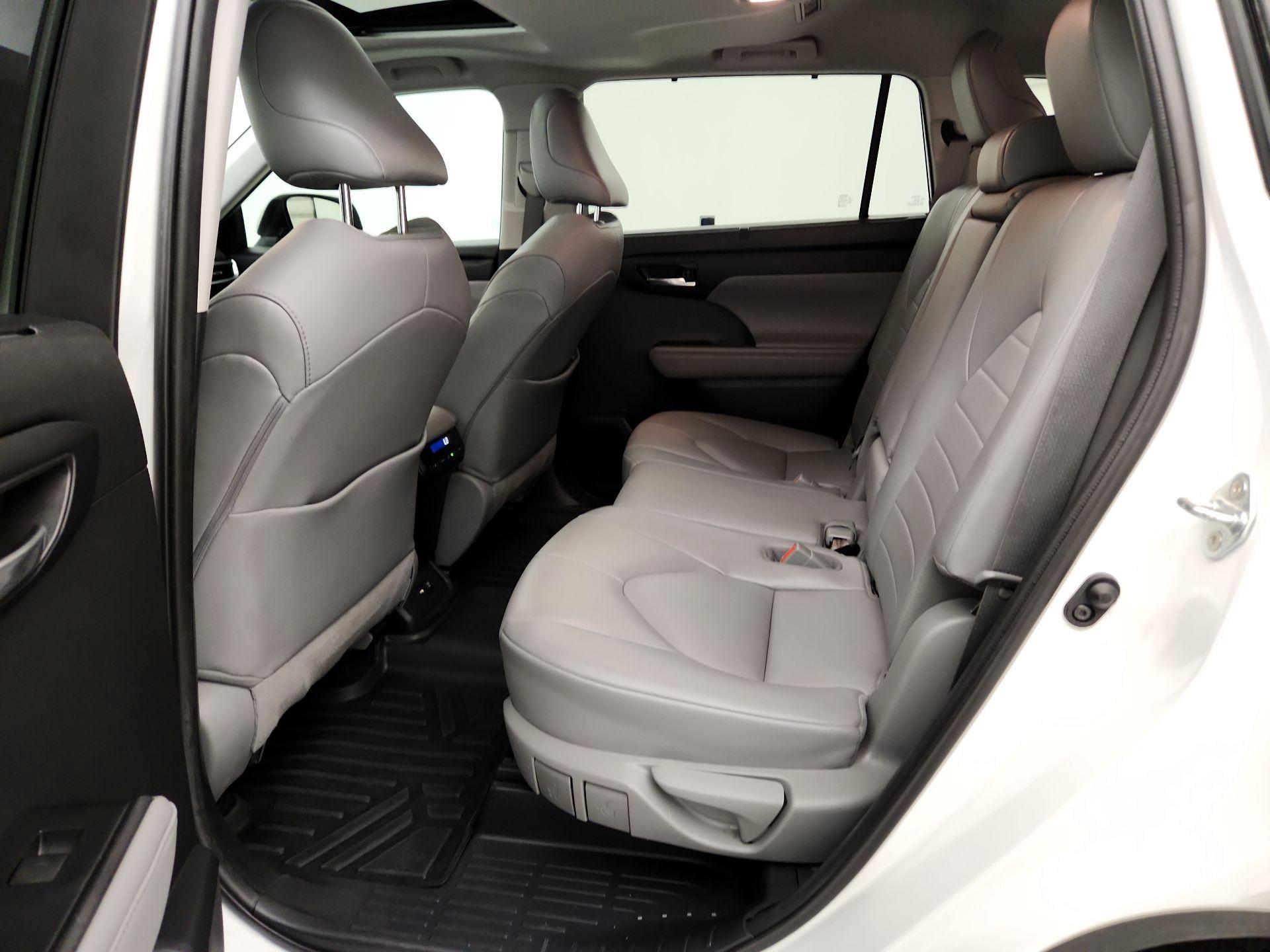 Thumbnail: 2021 Toyota Highlander - 19