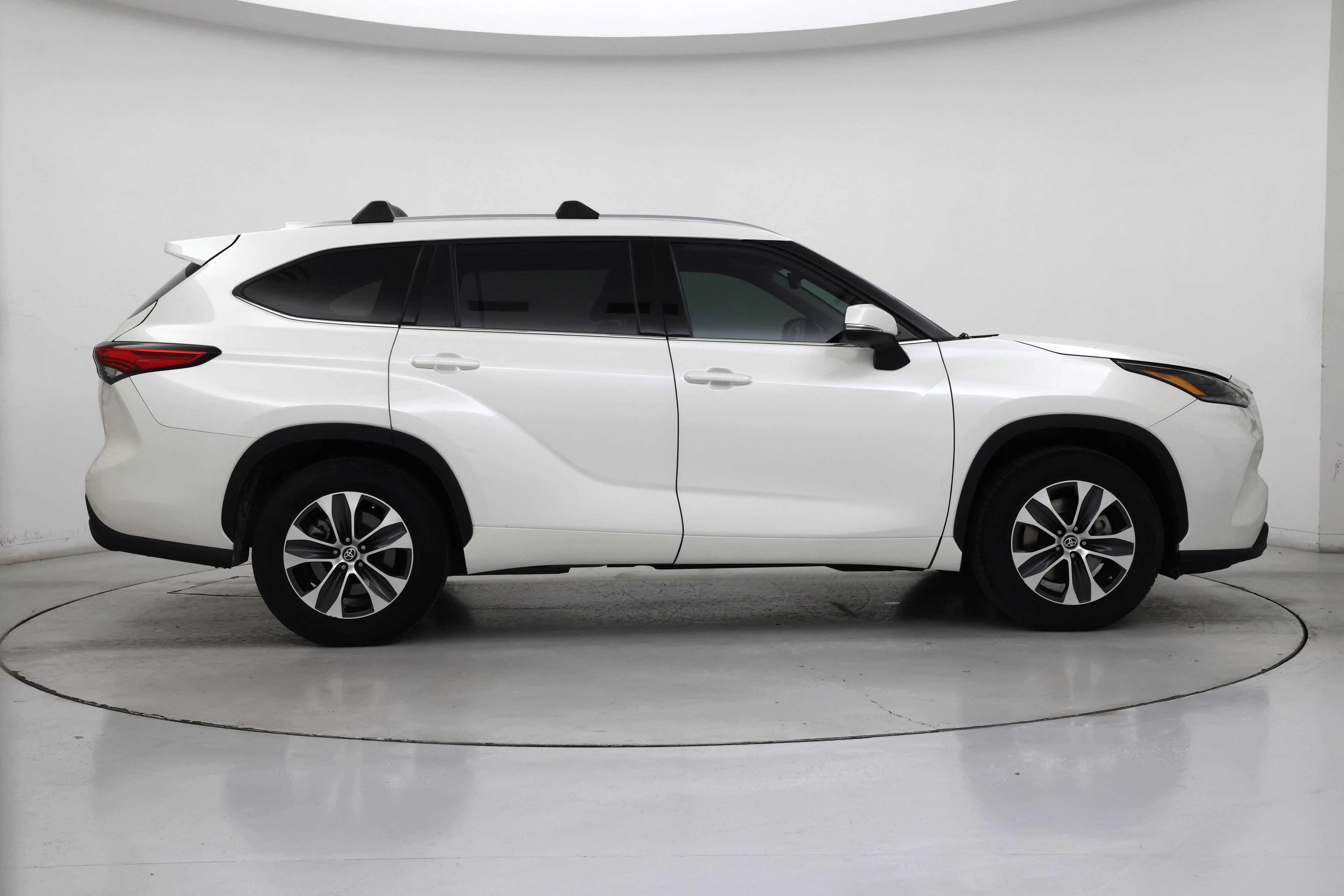 Thumbnail: 2021 Toyota Highlander - 7