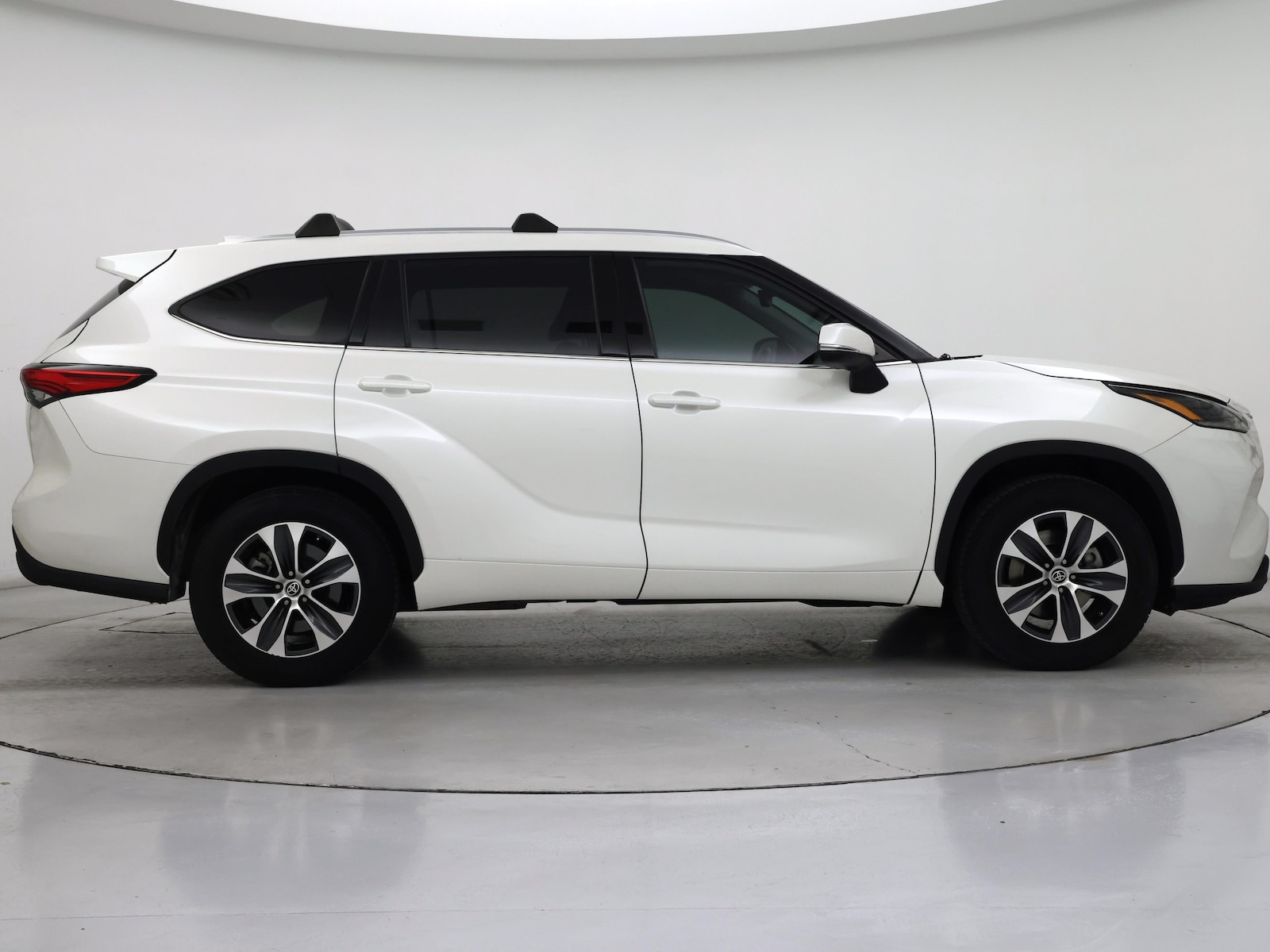 2021 Toyota Highlander XLE - Photo 8