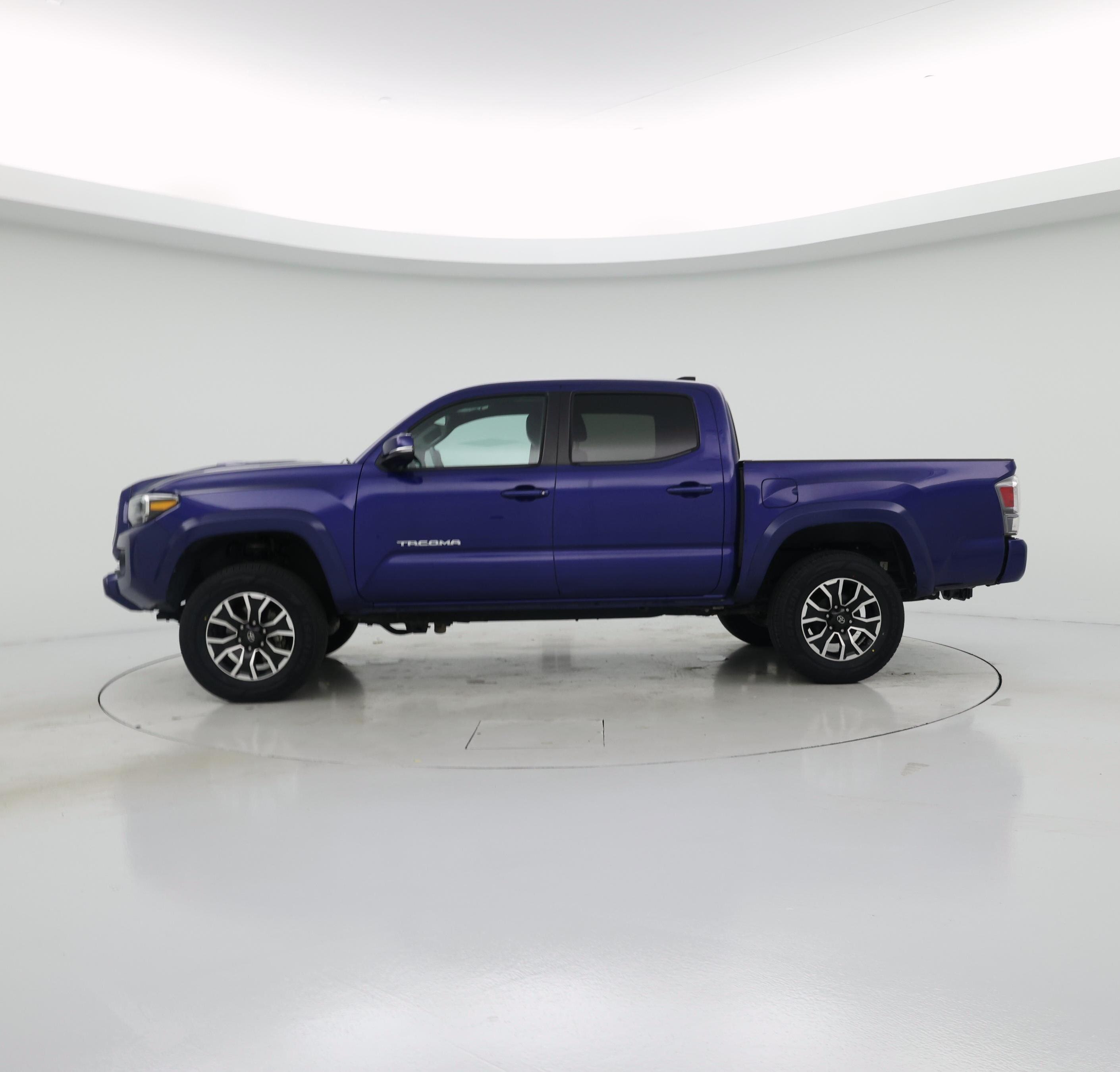 Thumbnail: 2022 Toyota Tacoma - 3