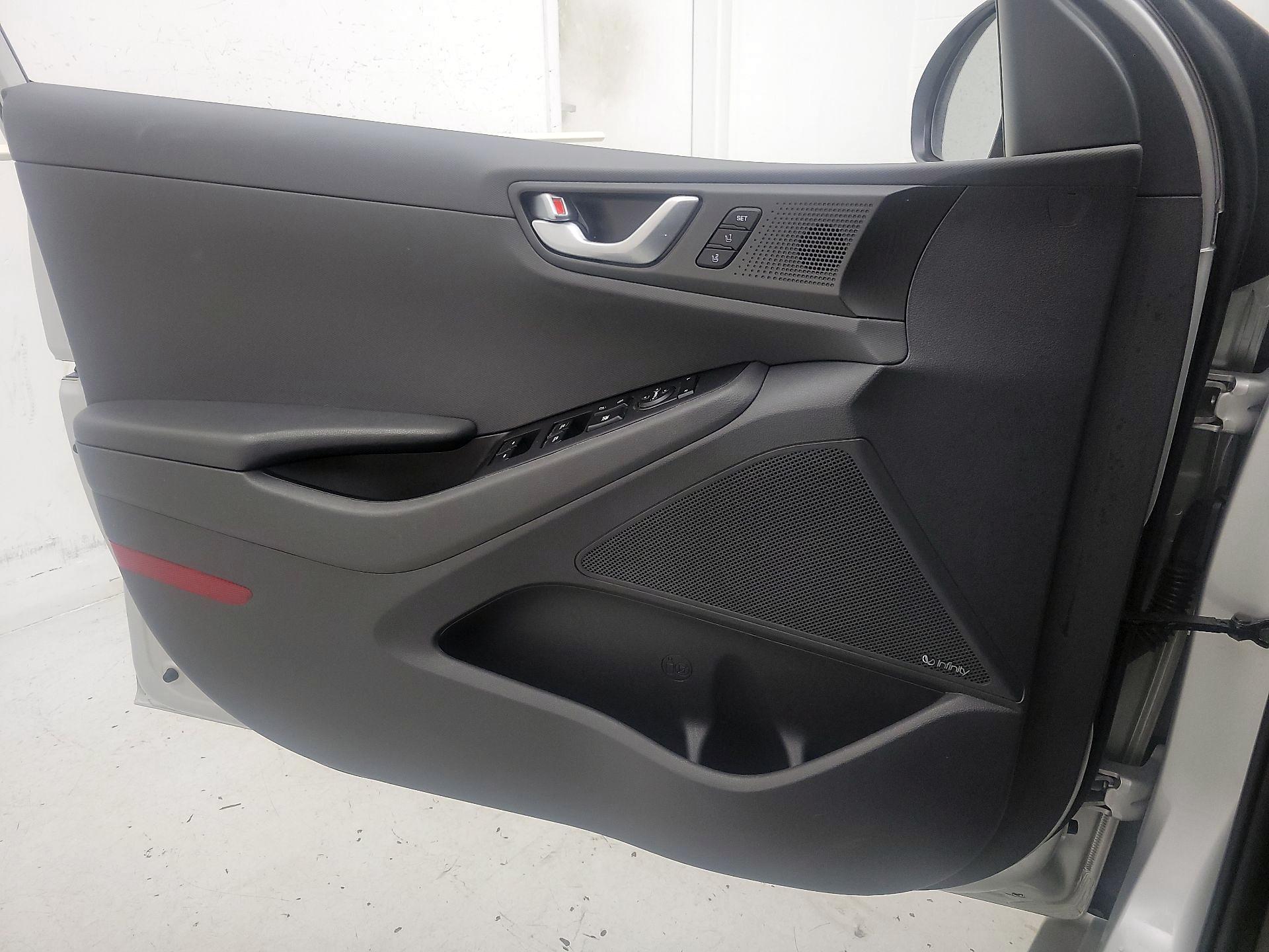 Thumbnail: 2019 Hyundai Ioniq - 12
