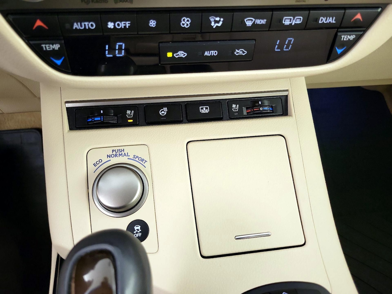 2014 Lexus ES 350 - Photo 16