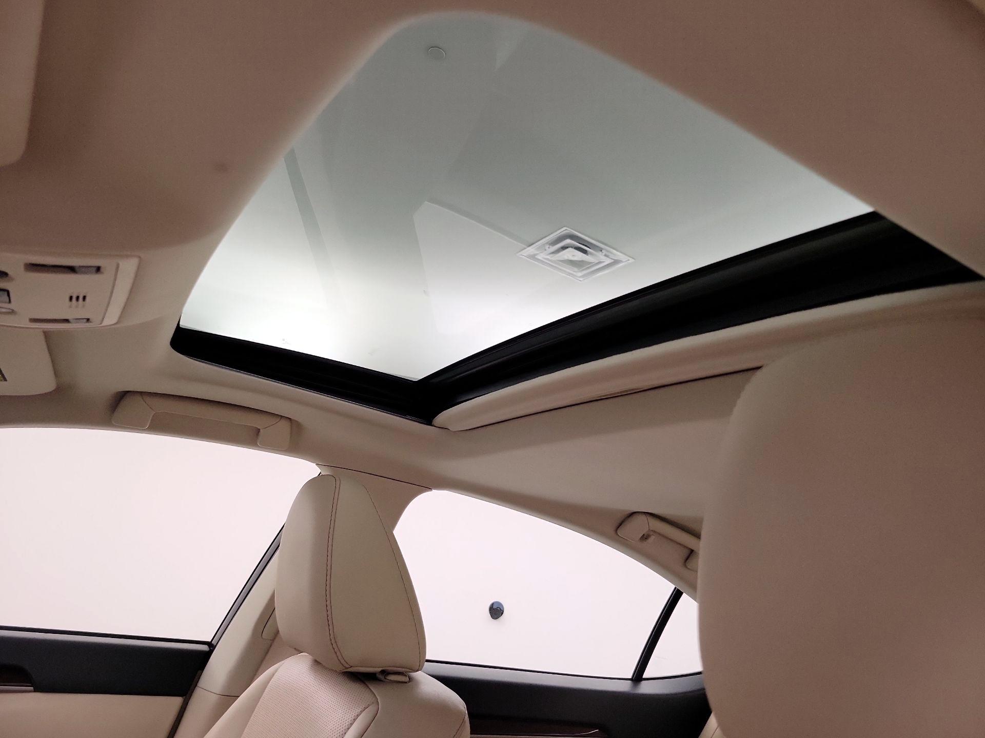 Thumbnail: 2014 Lexus ES - 18