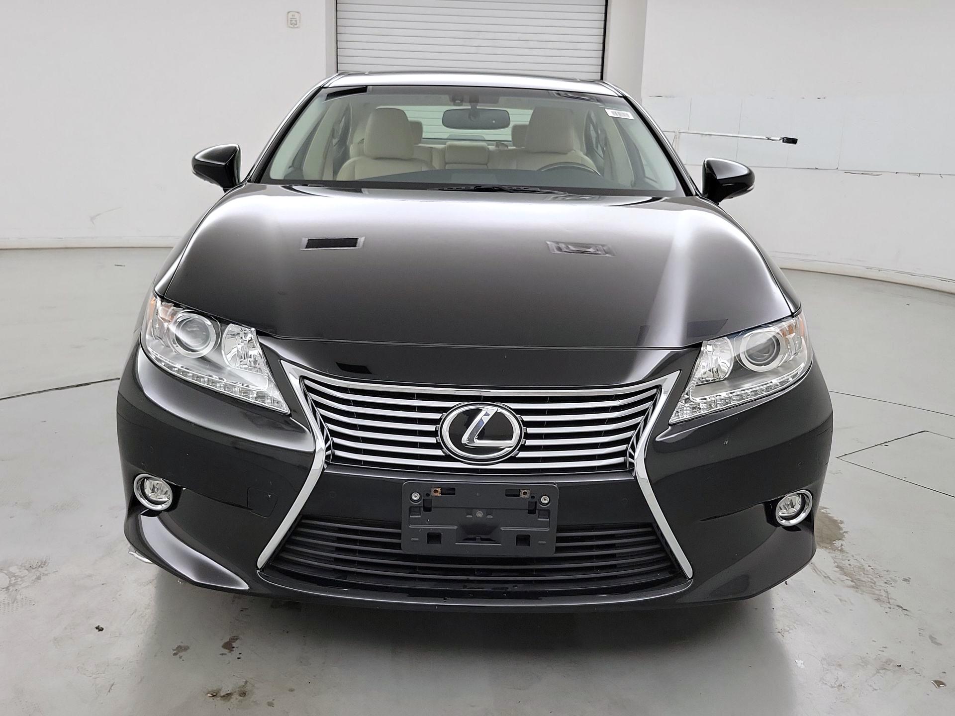 Thumbnail: 2014 Lexus ES - 2