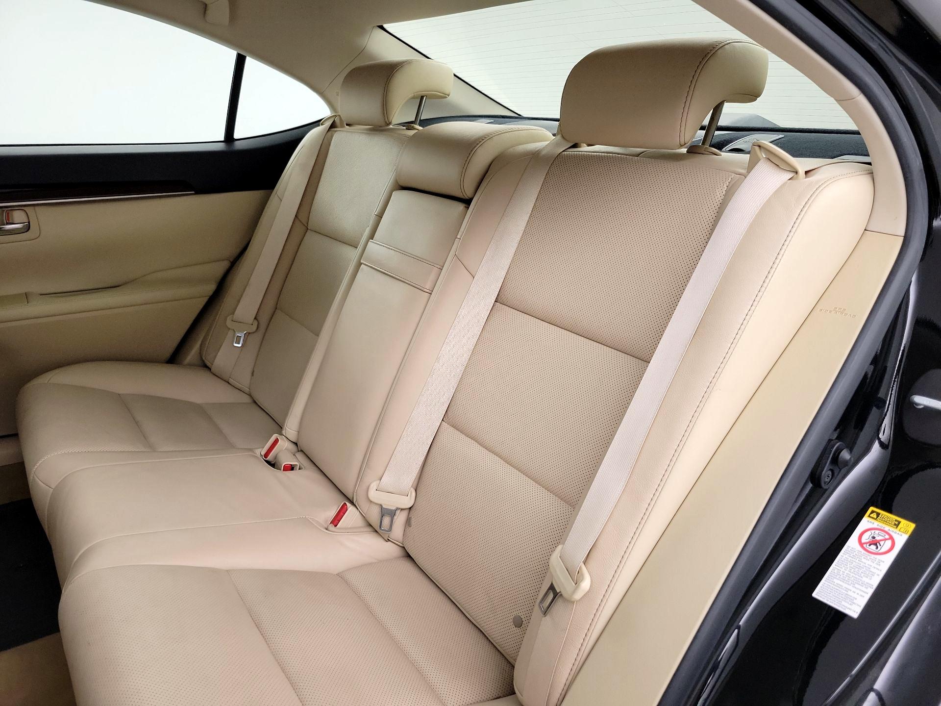 Thumbnail: 2014 Lexus ES - 19