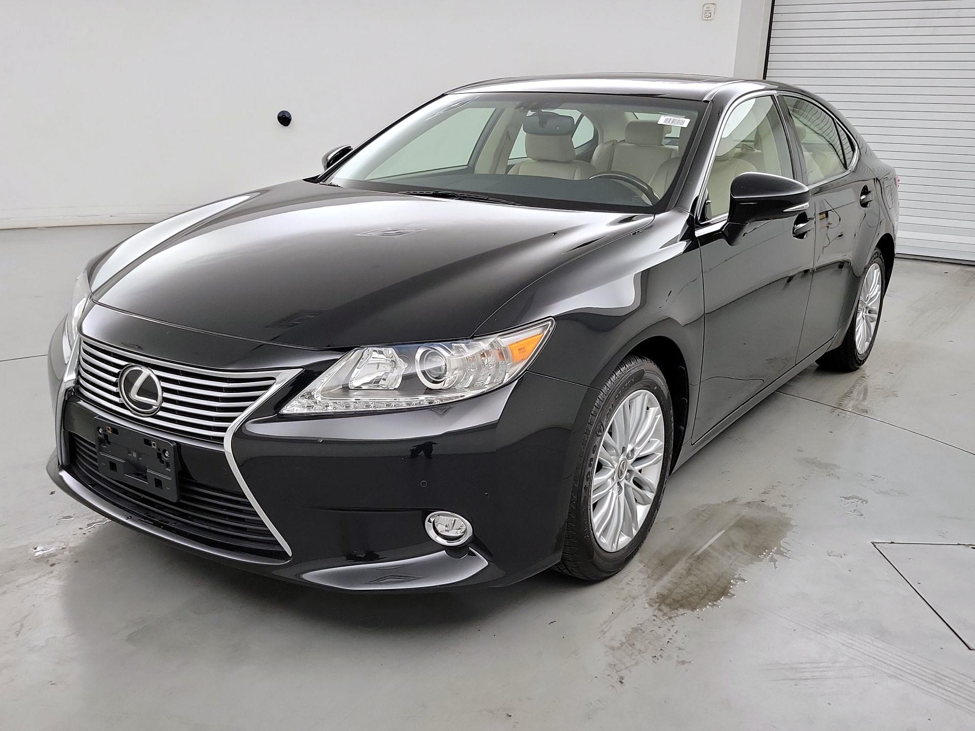 Thumbnail: 2014 Lexus ES - 3