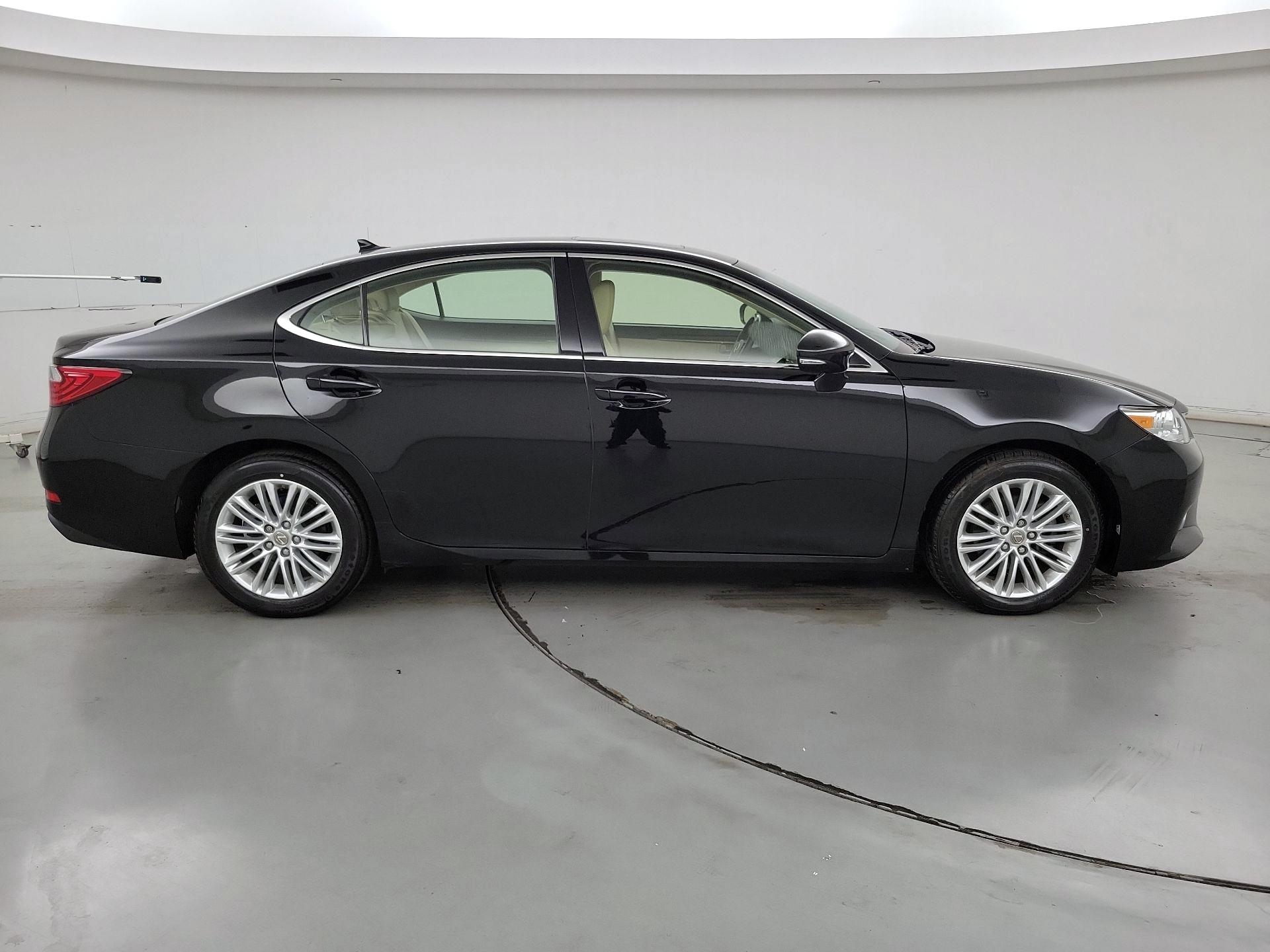 Thumbnail: 2014 Lexus ES - 4