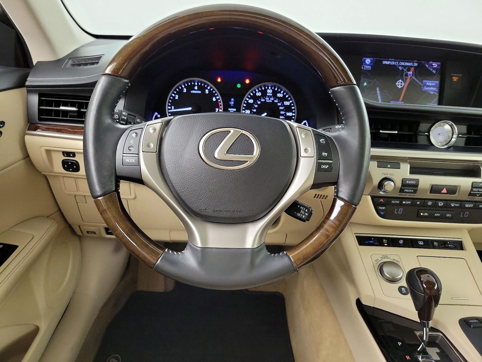 2014 Lexus ES 350 - Photo 9