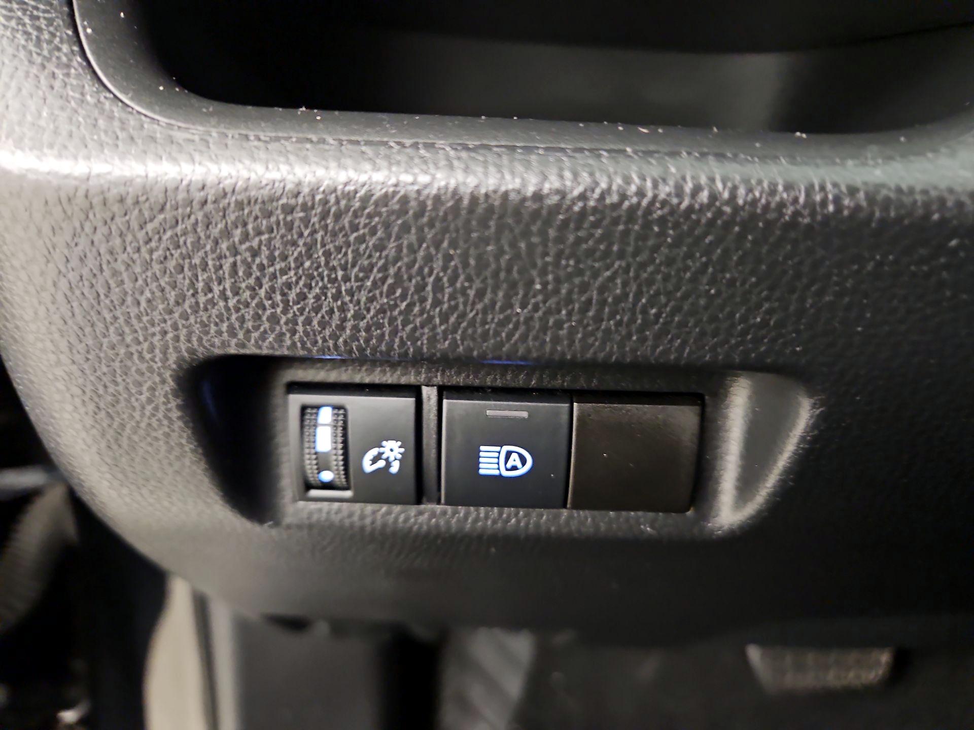Thumbnail: 2021 Toyota RAV4 - 13