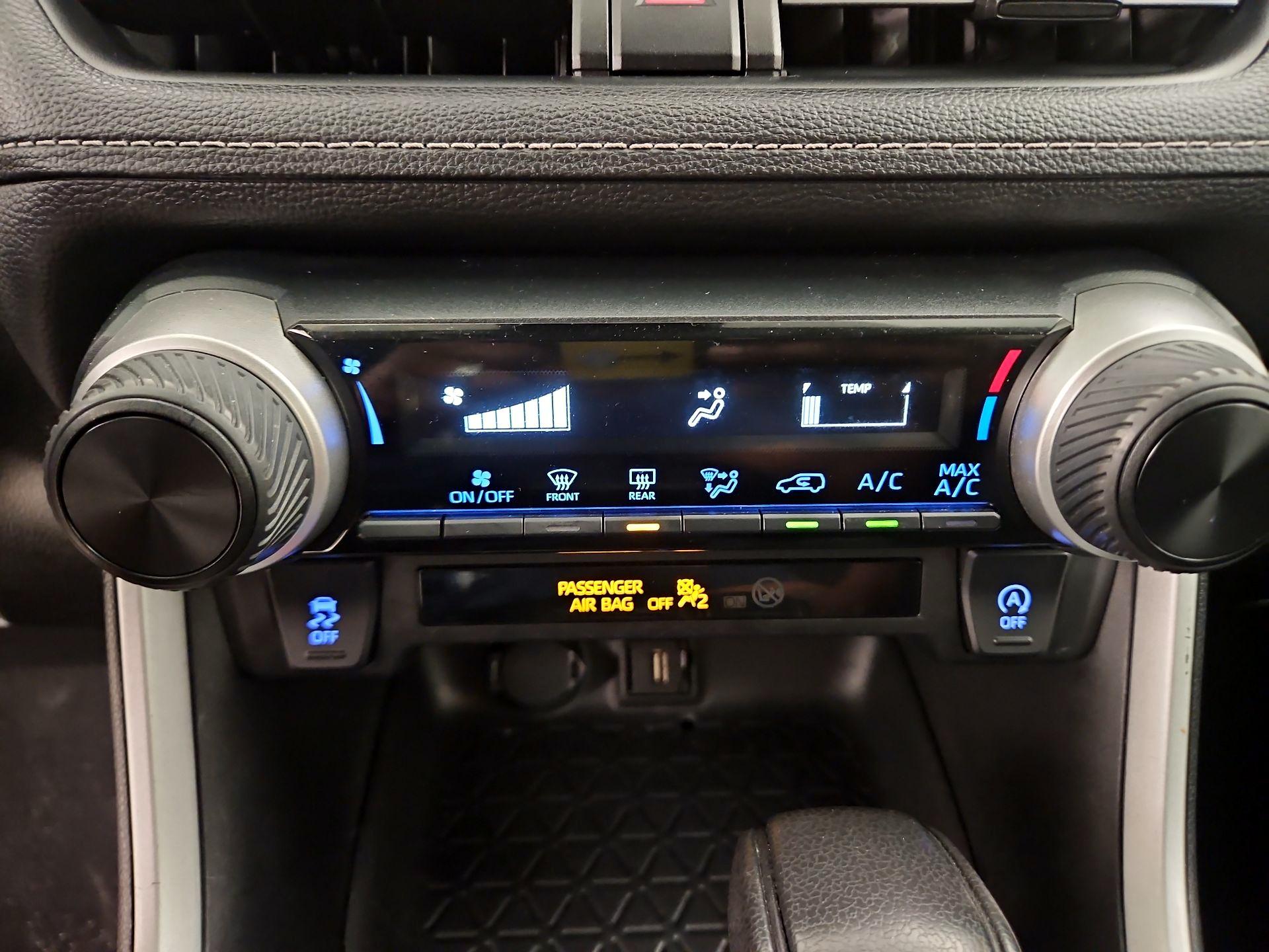 Thumbnail: 2021 Toyota RAV4 - 16