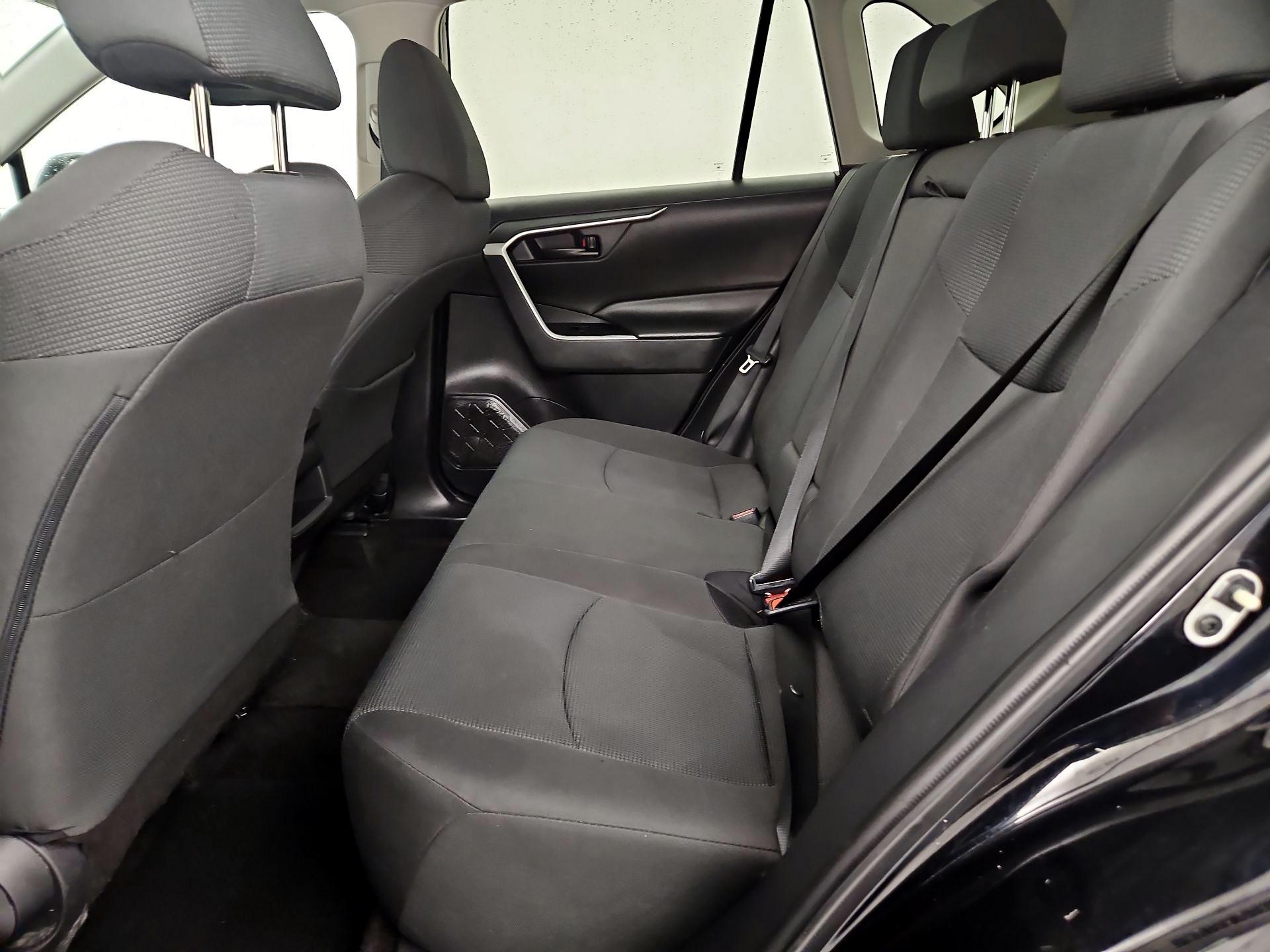 Thumbnail: 2021 Toyota RAV4 - 19