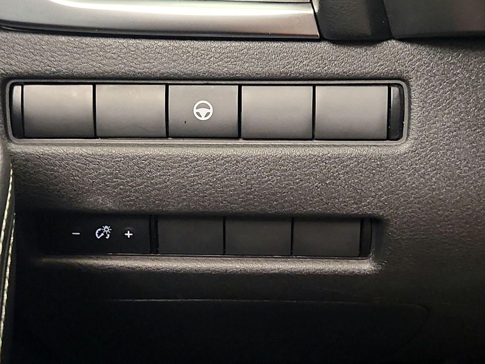 2023 Nissan Rogue SV - Photo 14