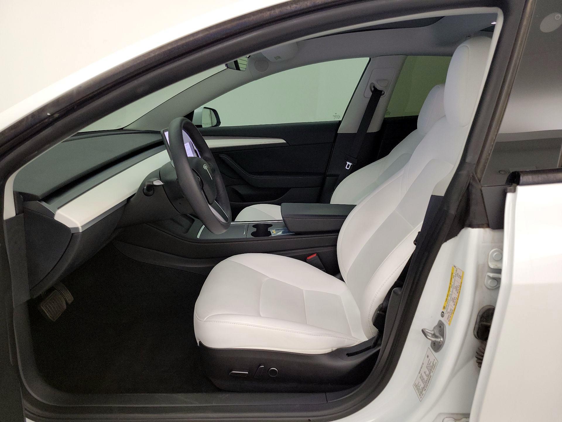 Thumbnail: 2023 Tesla Model 3 - 11