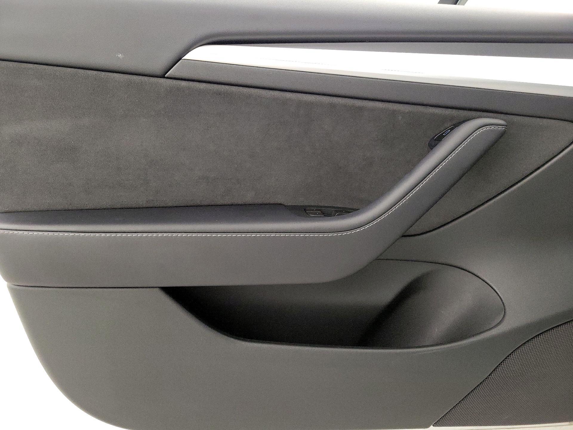 Thumbnail: 2023 Tesla Model 3 - 12