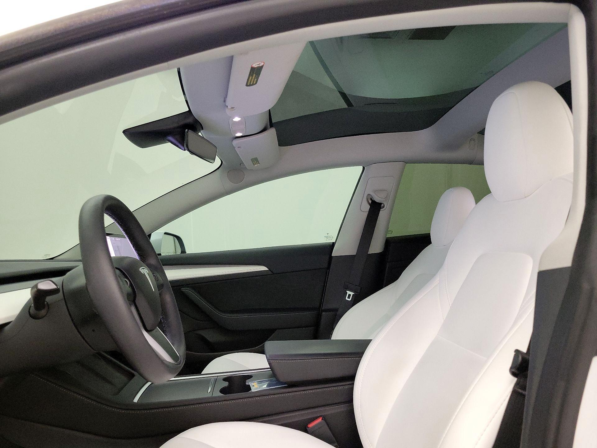 Thumbnail: 2023 Tesla Model 3 - 17