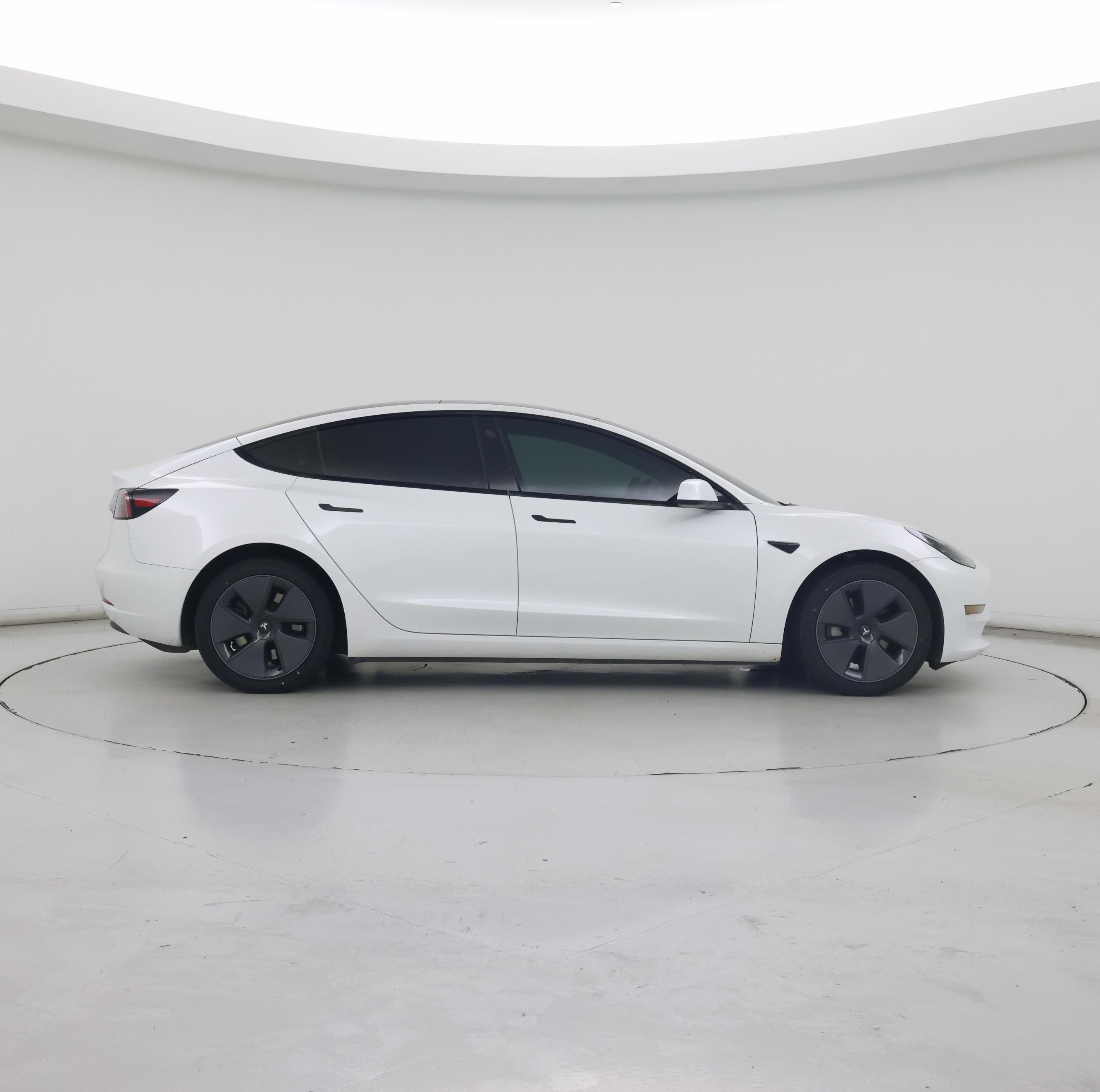 Thumbnail: 2023 Tesla Model 3 - 7