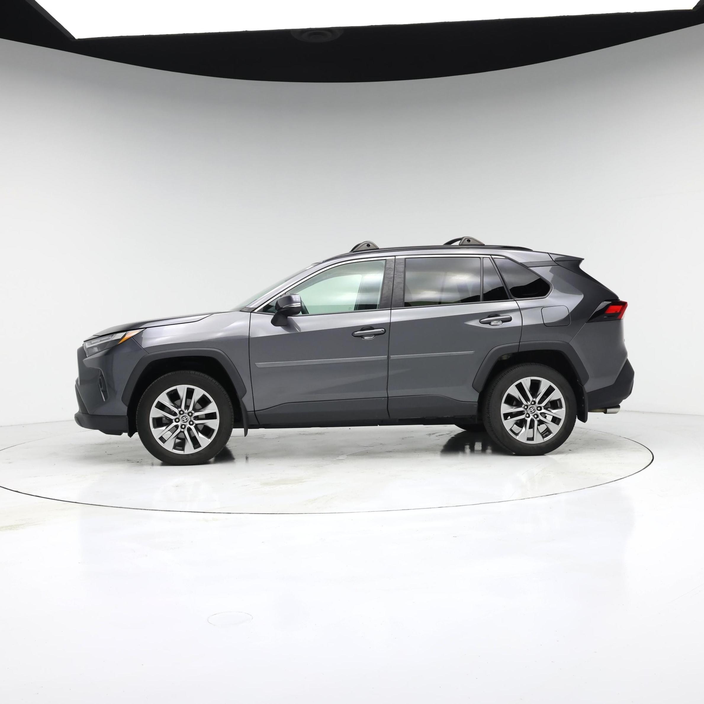 Thumbnail: 2022 Toyota RAV4 - 3