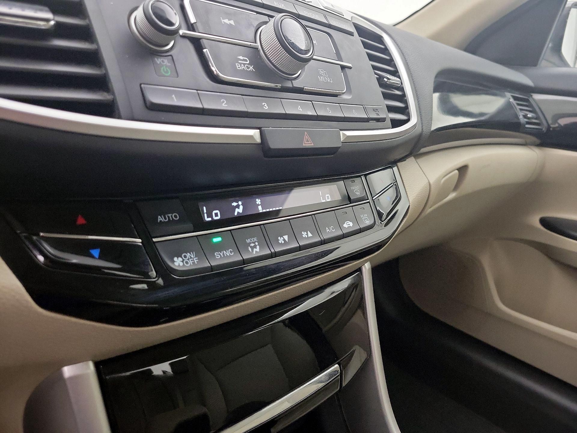 Thumbnail: 2017 Honda Accord - 16