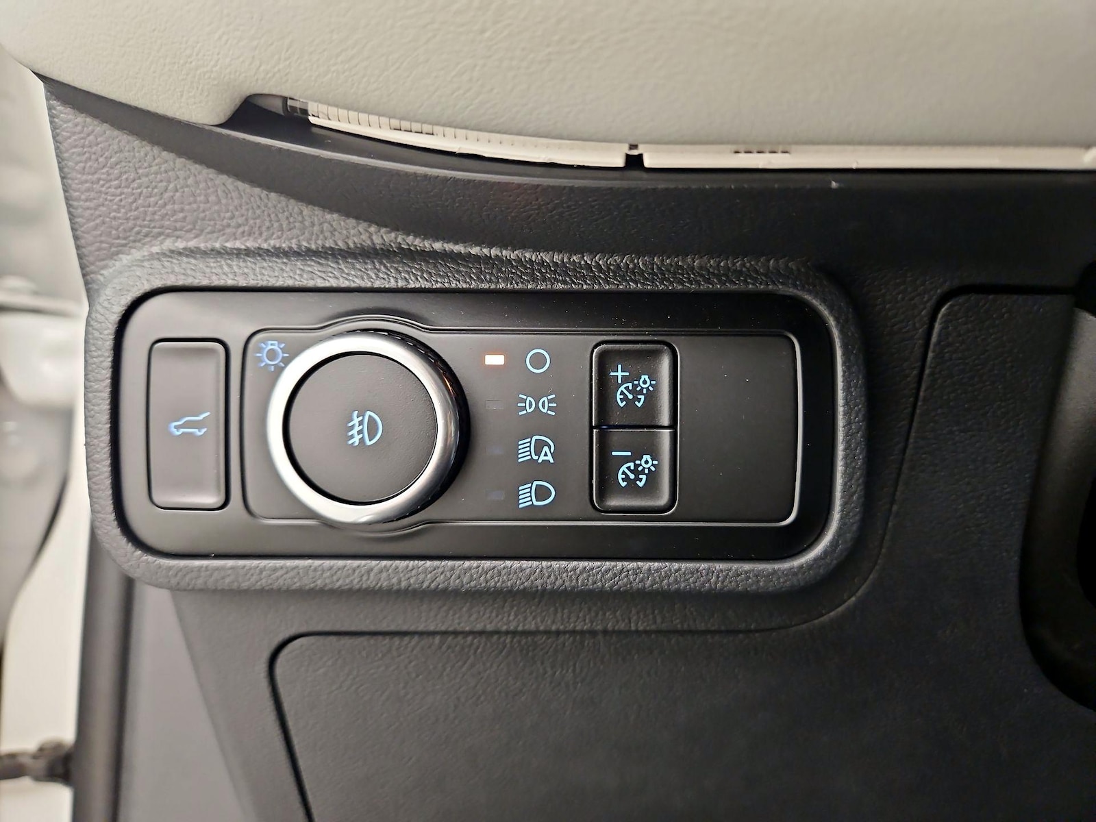 2025 Ford Explorer Platinum - Photo 14
