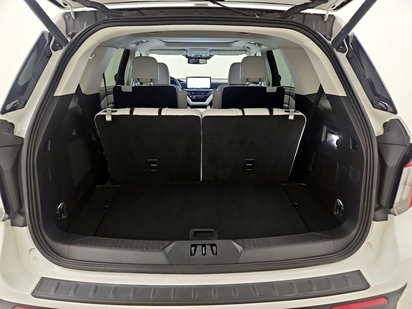 2025 Ford Explorer Platinum - Photo 23