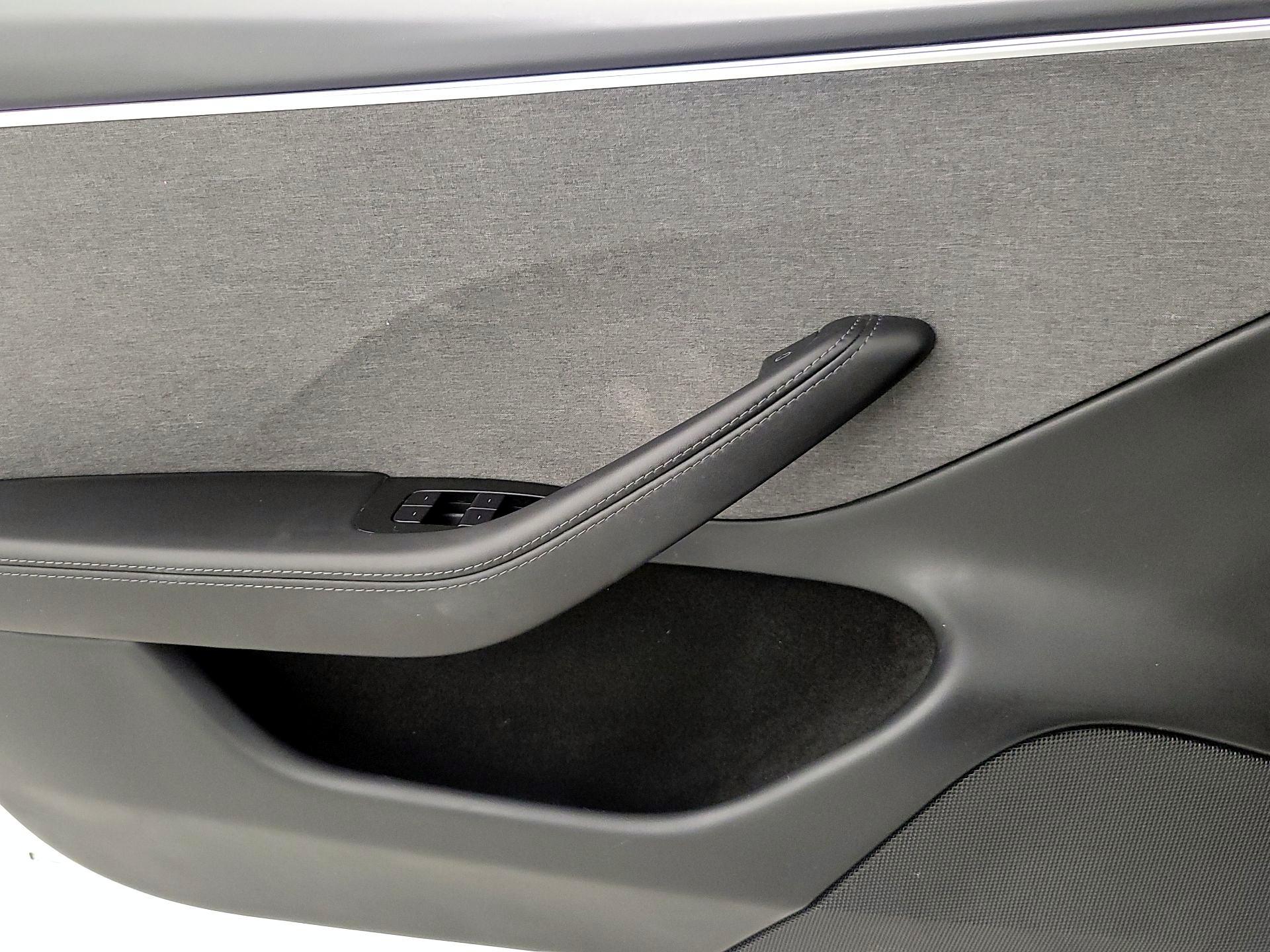 Thumbnail: 2025 Tesla Model 3 - 12