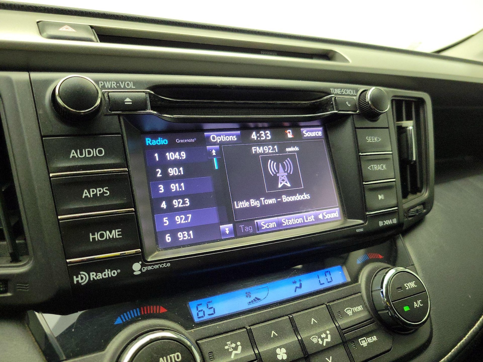 2016 Toyota RAV4 XLE - Photo 16