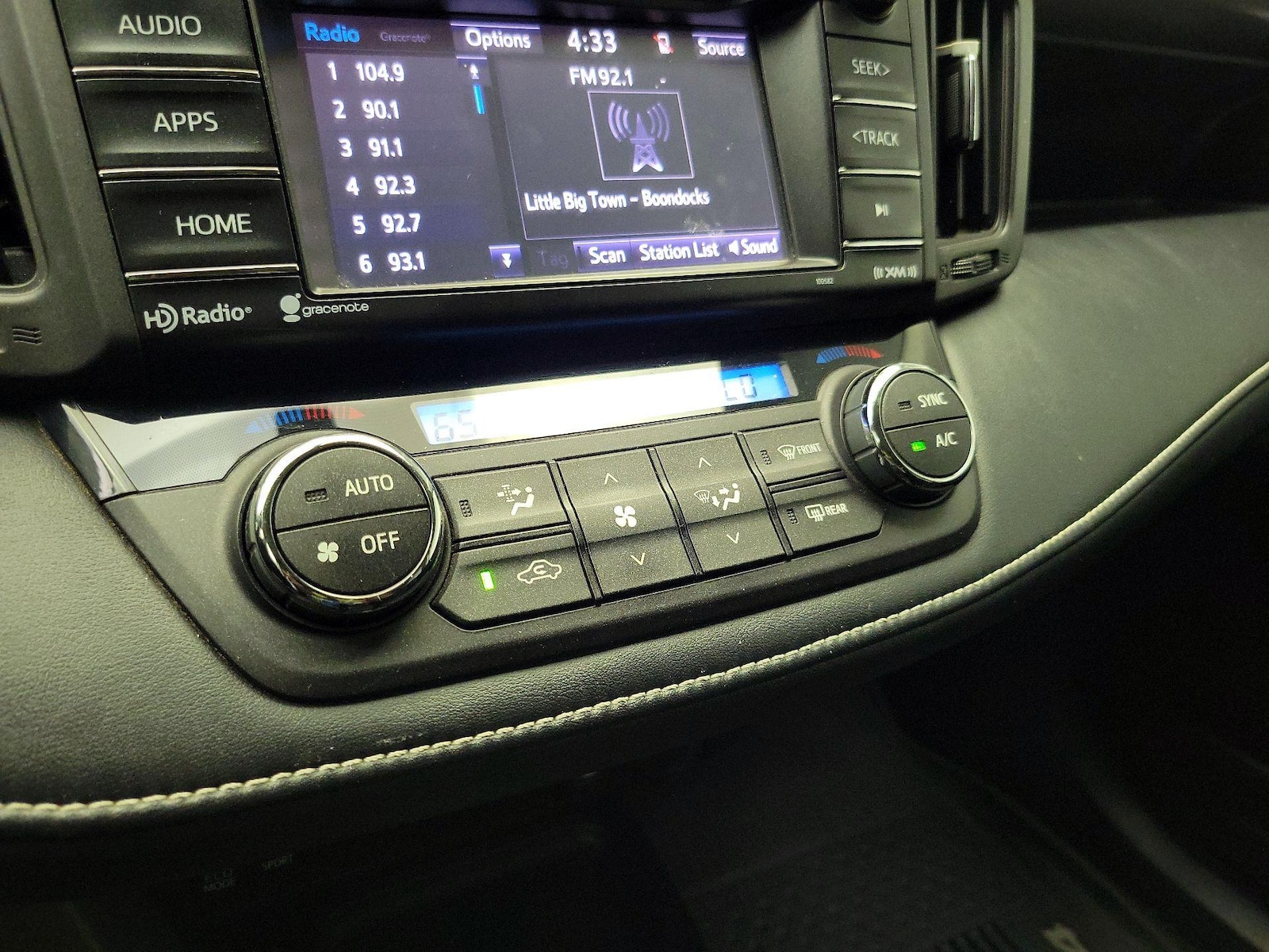 2016 Toyota RAV4 XLE - Photo 17