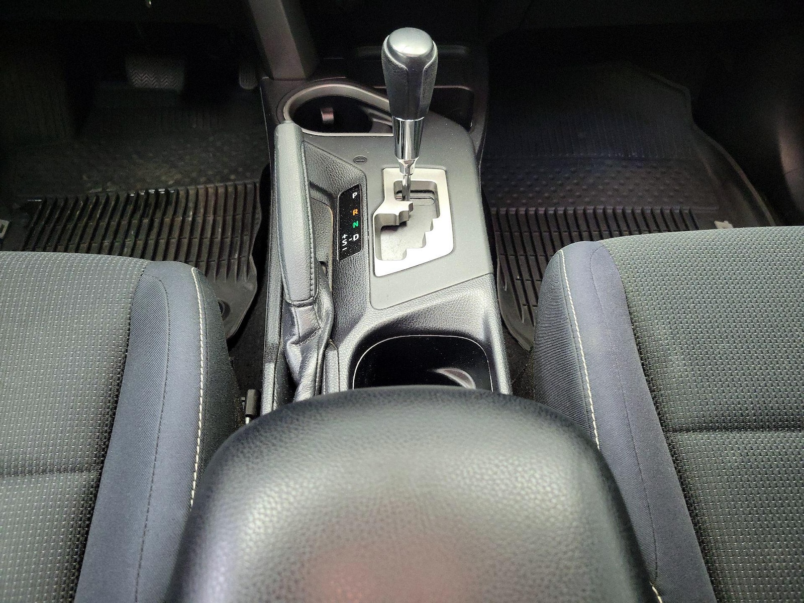 2016 Toyota RAV4 XLE - Photo 18
