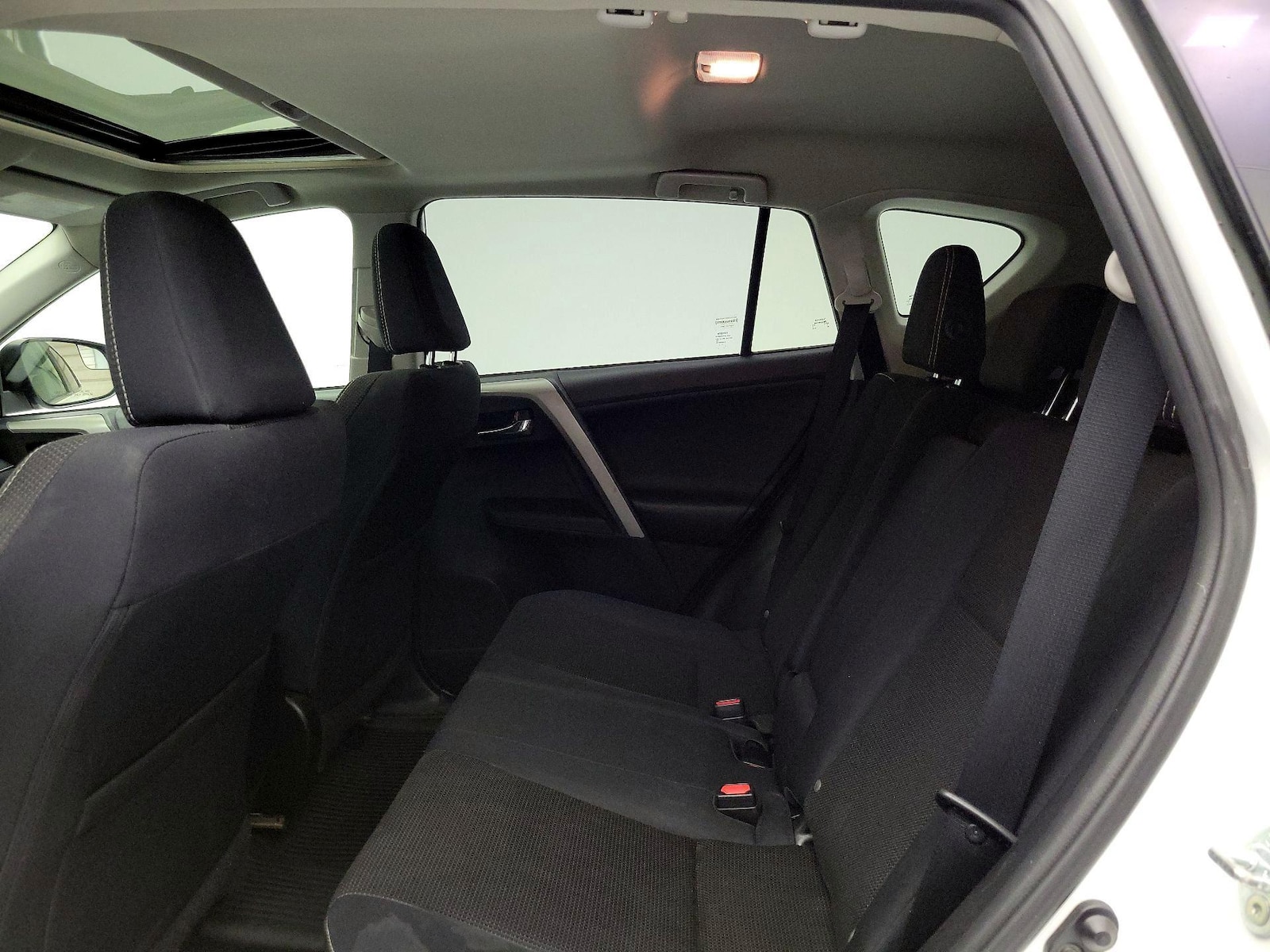 2016 Toyota RAV4 XLE - Photo 21