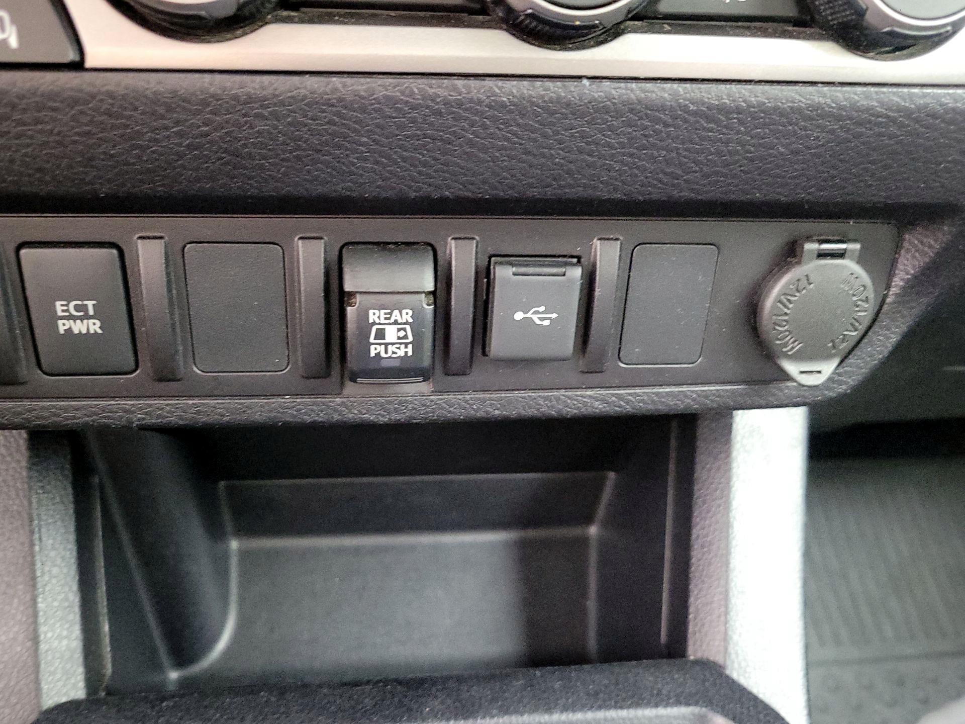 Thumbnail: 2021 Toyota Tacoma - 18