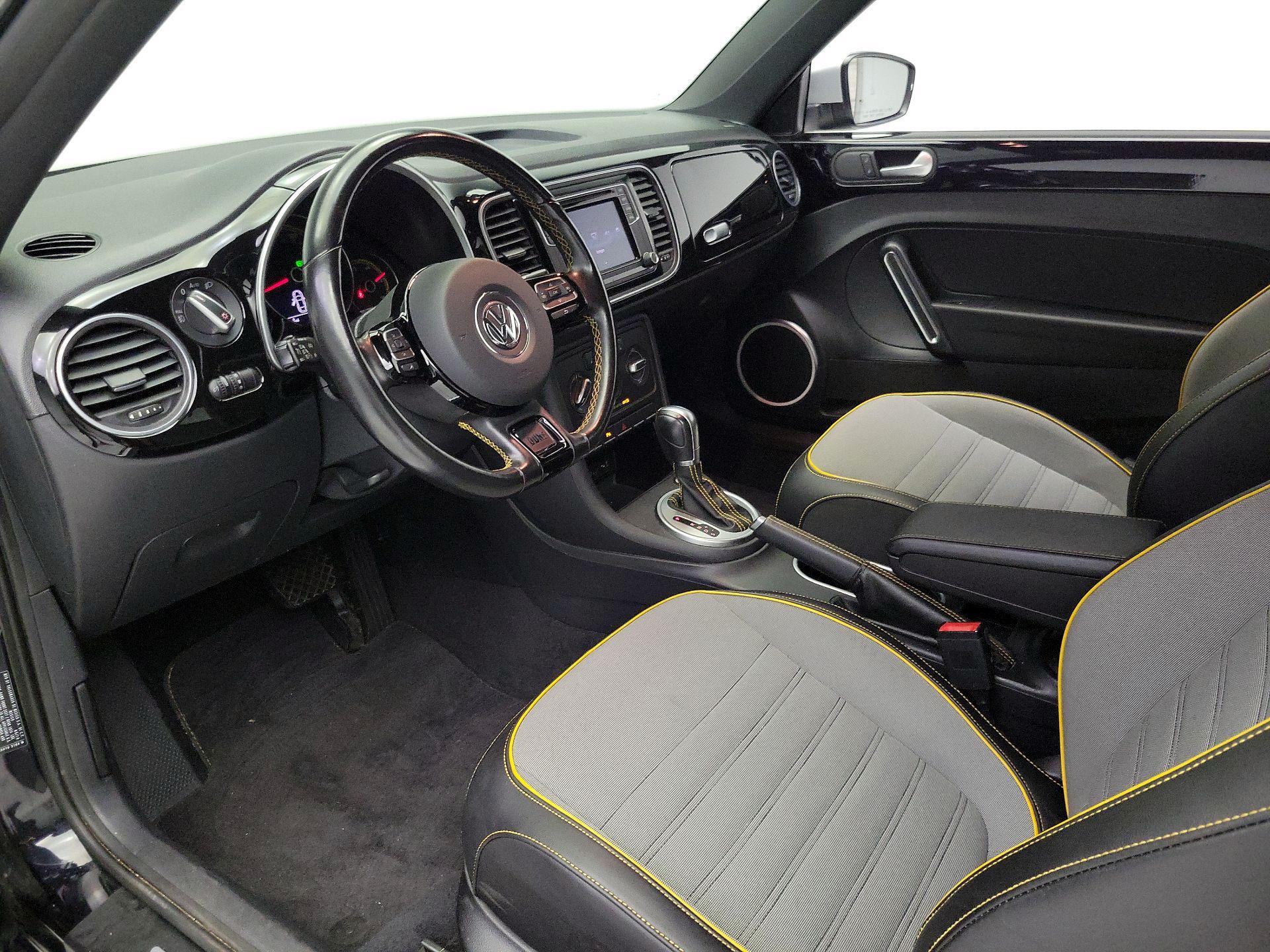 Thumbnail: 2016 Volkswagen Beetle - 9