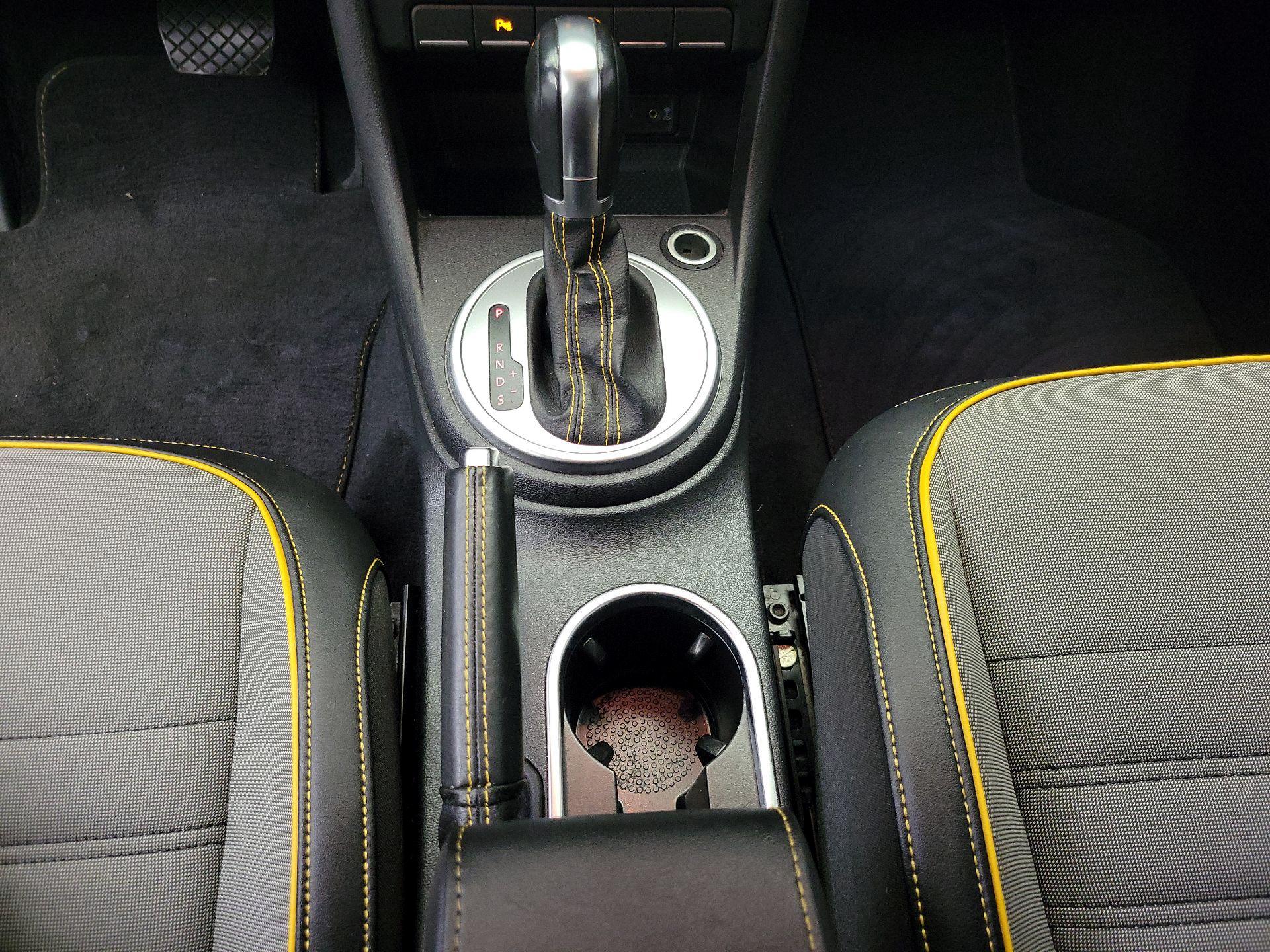 Thumbnail: 2016 Volkswagen Beetle - 17