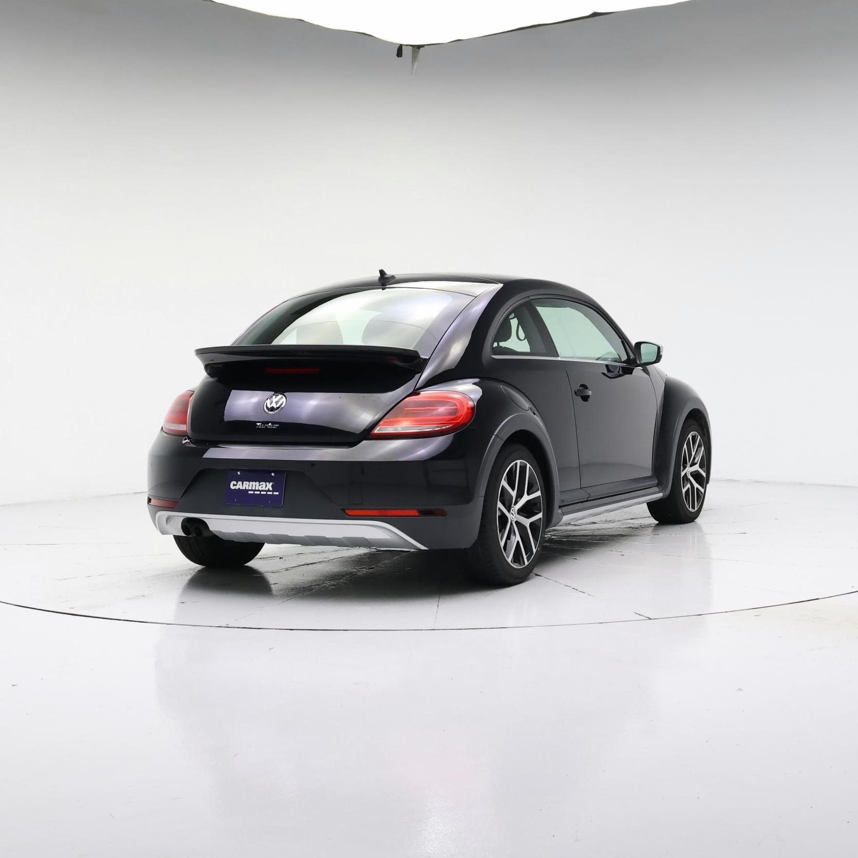 Thumbnail: 2016 Volkswagen Beetle - 4
