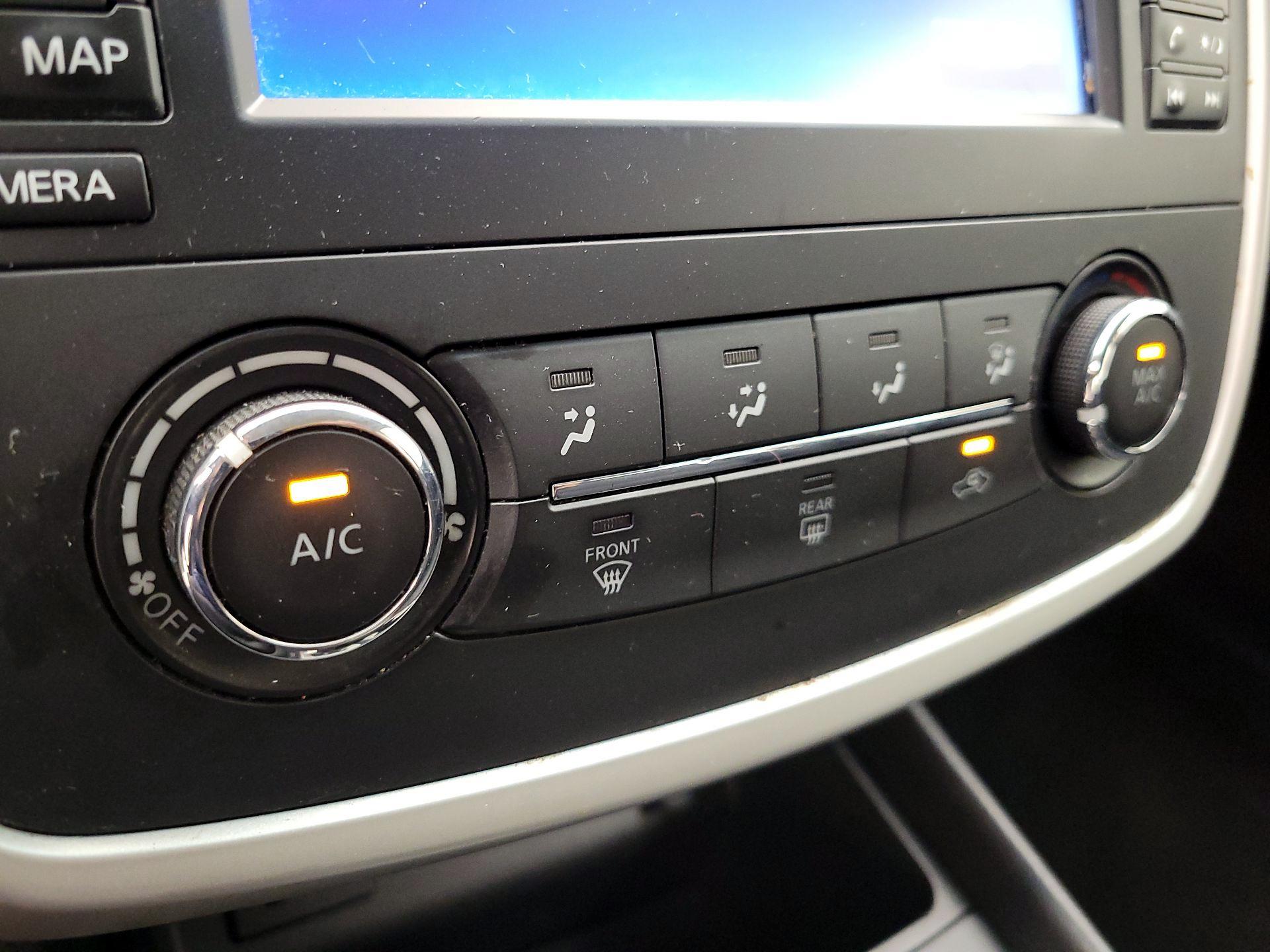 Thumbnail: 2016 Nissan Altima - 16