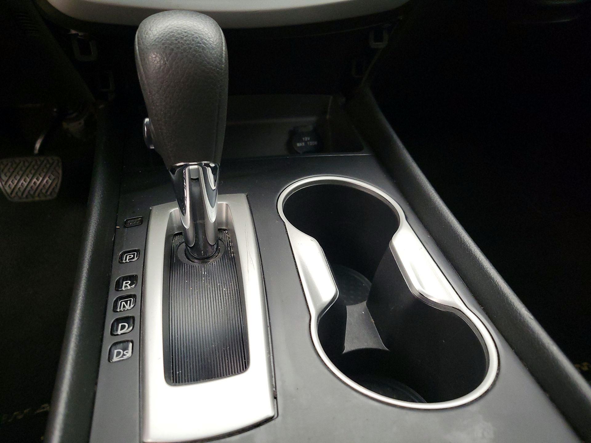 Thumbnail: 2016 Nissan Altima - 17