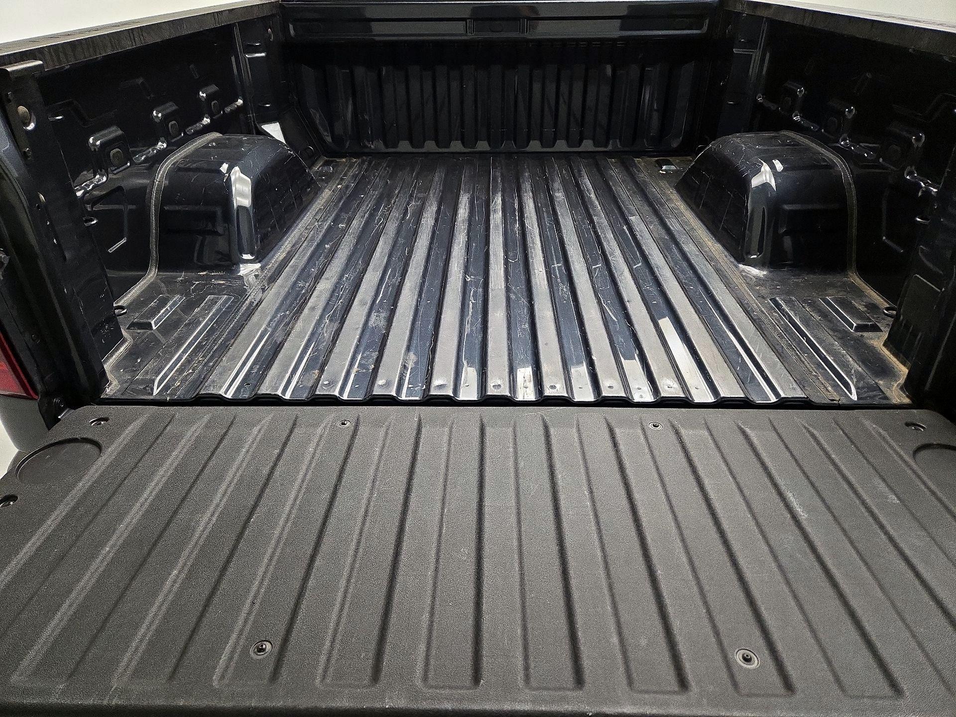 Thumbnail: 2020 Chevrolet Silverado 1500 - 18