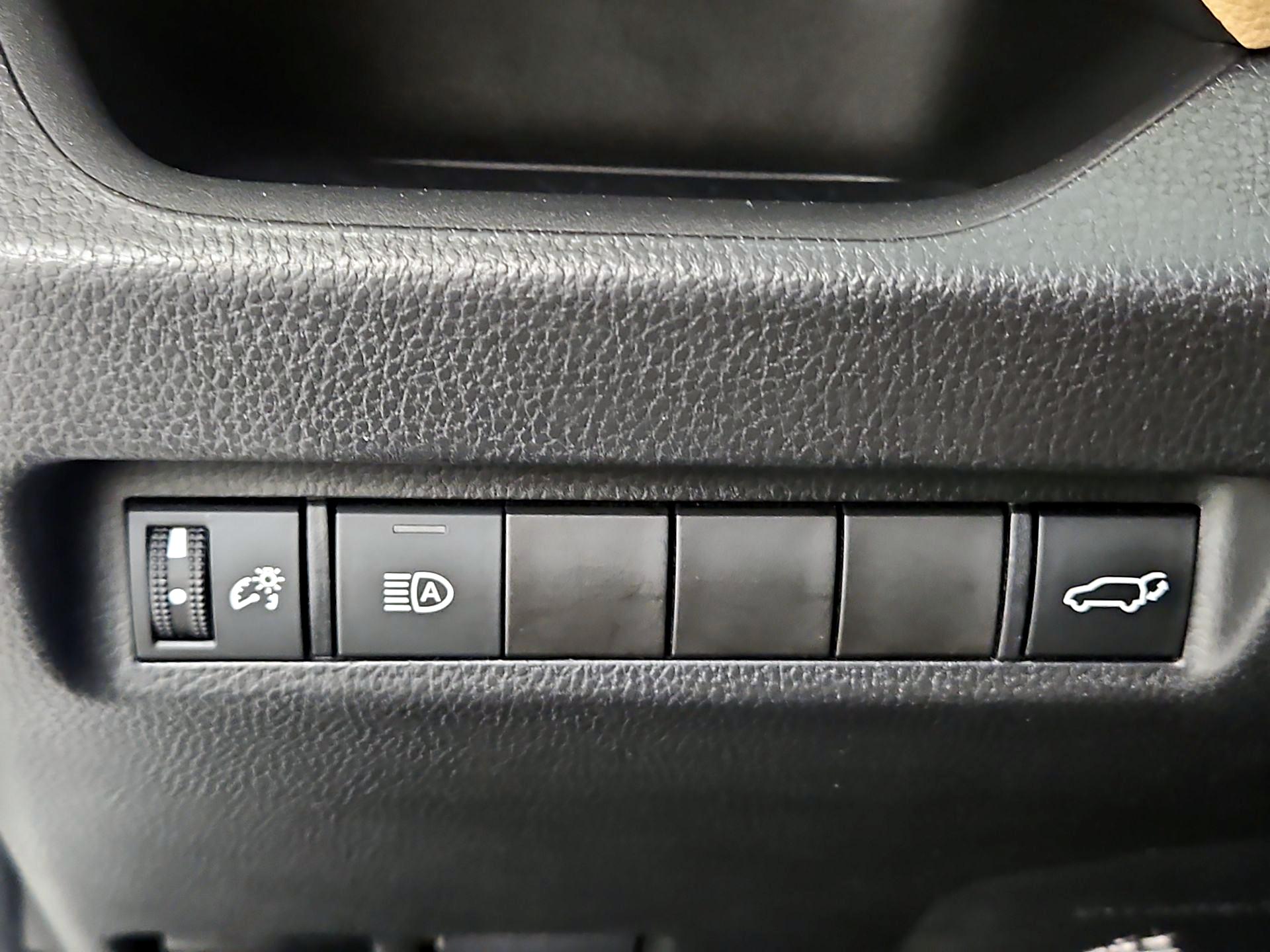 Thumbnail: 2022 Toyota RAV4 - 13